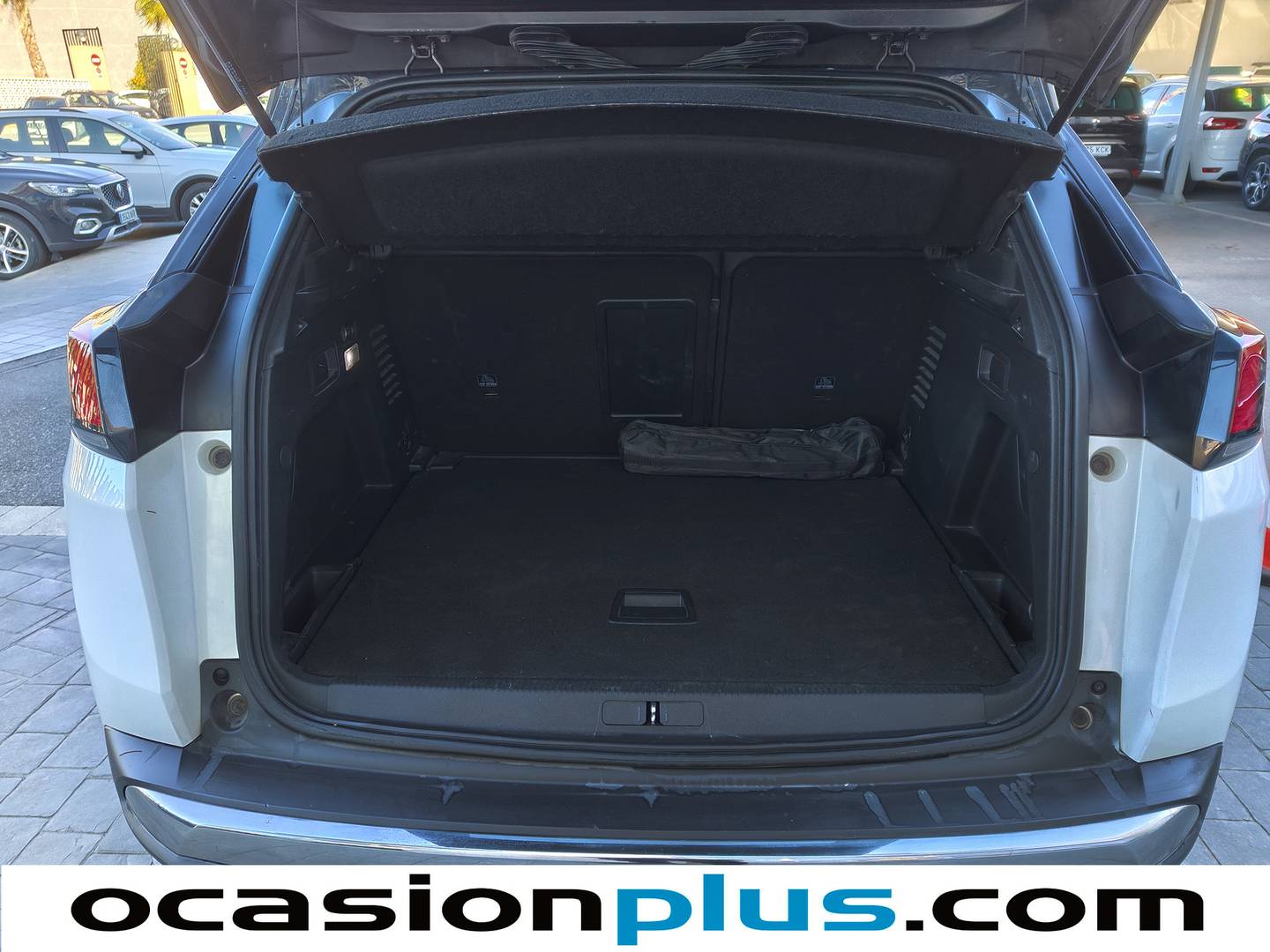 Foto Peugeot 3008 Peugeot 3008 BlueHDi 180 S&S GT EAT8 (180 CV)