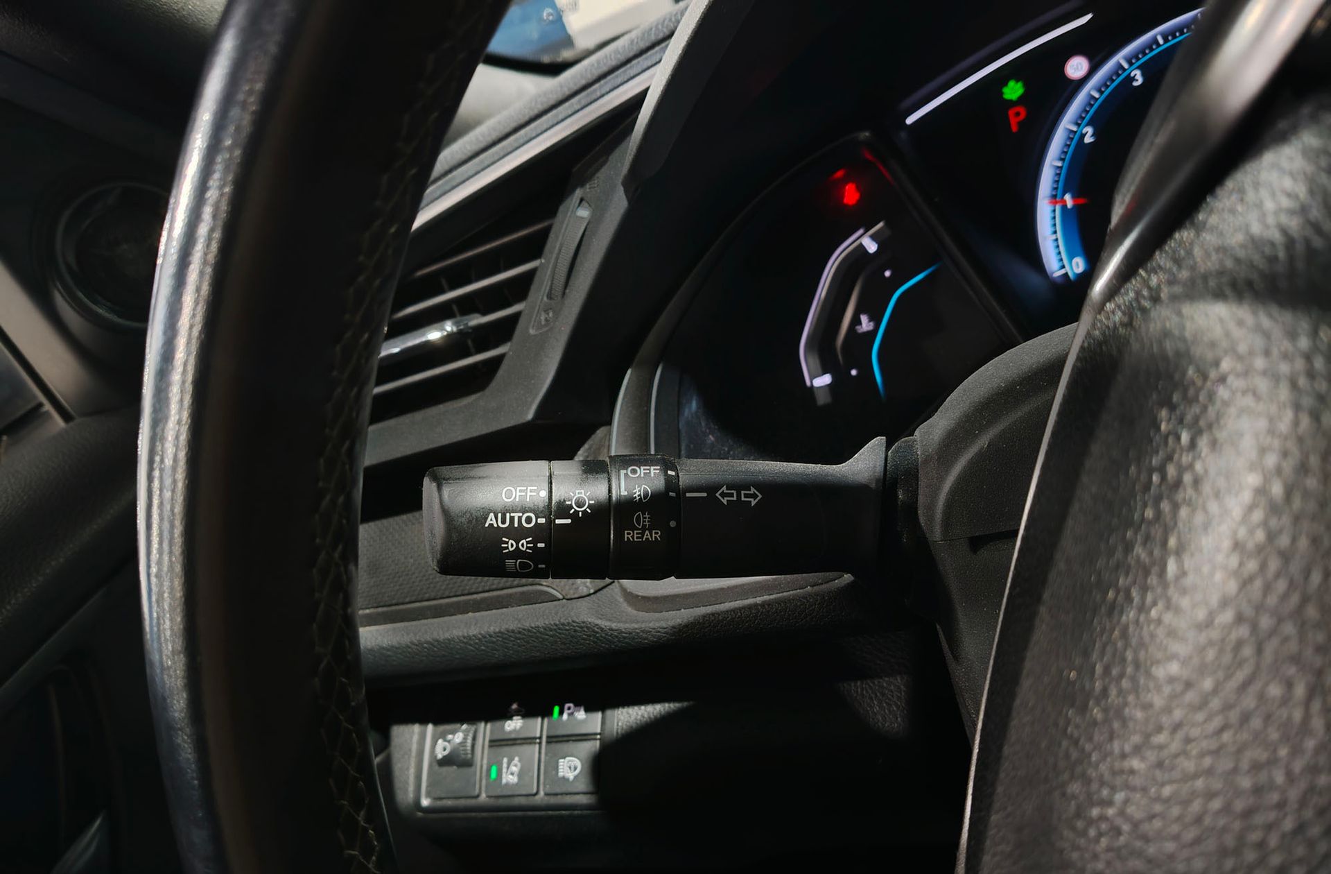 Honda Civic 1.0 I-VTEC Elegance CVT - foto 23