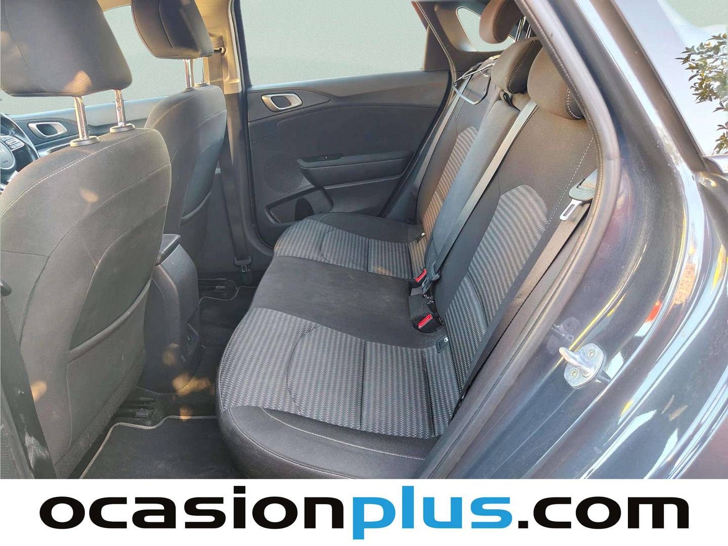 Foto asientos traseros KIA Ceed KIA Ceed 1.6 MHEV iMT Drive (136 CV)