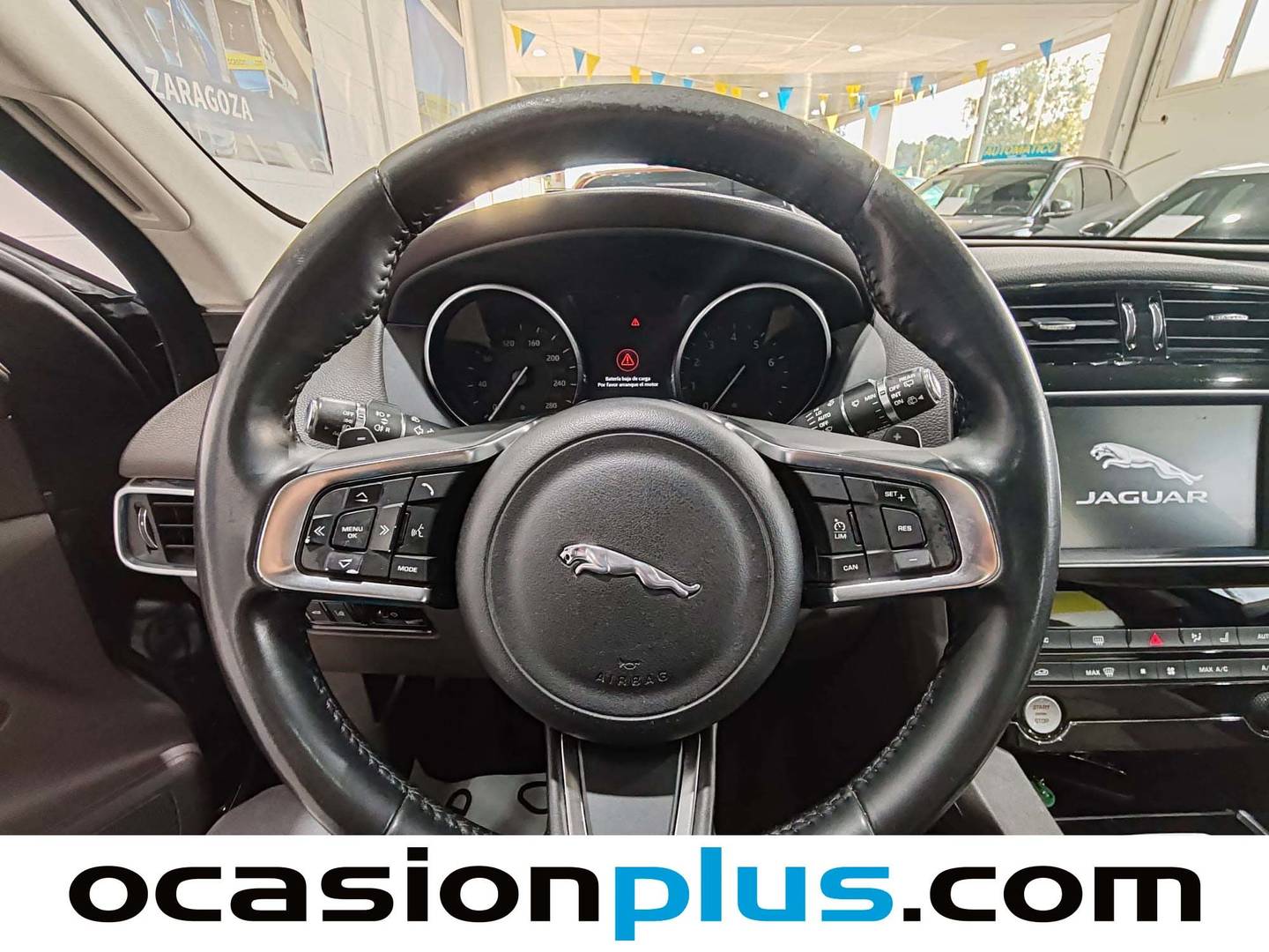 Foto Jaguar F-Pace Jaguar F-PACE 2.0T i4 Prestige AWD Auto (250 CV)