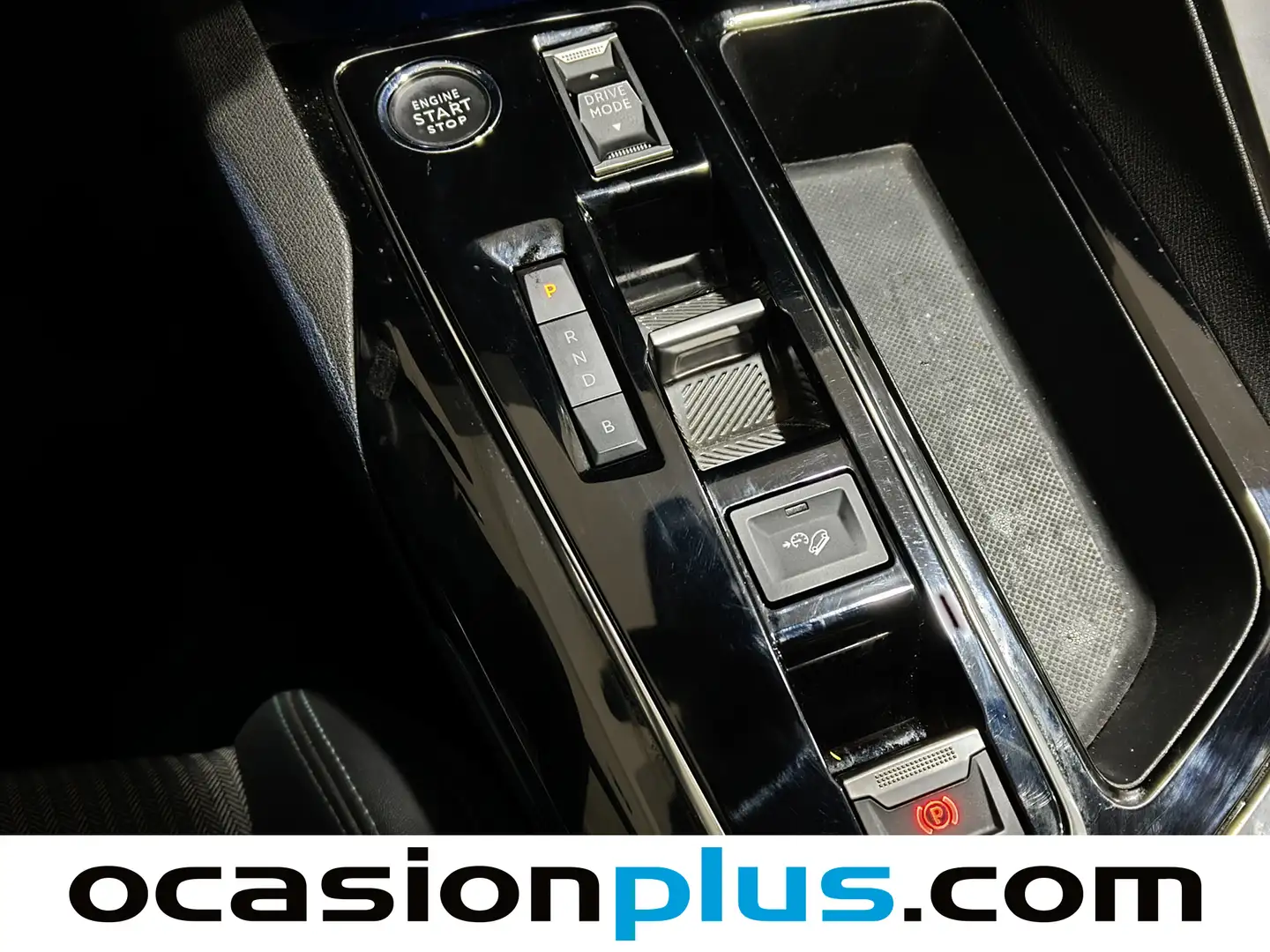 Foto Peugeot 3008 Hybrid Peugeot 3008 Hybrid 300 Allure Pack e-EAT8 (300 CV)