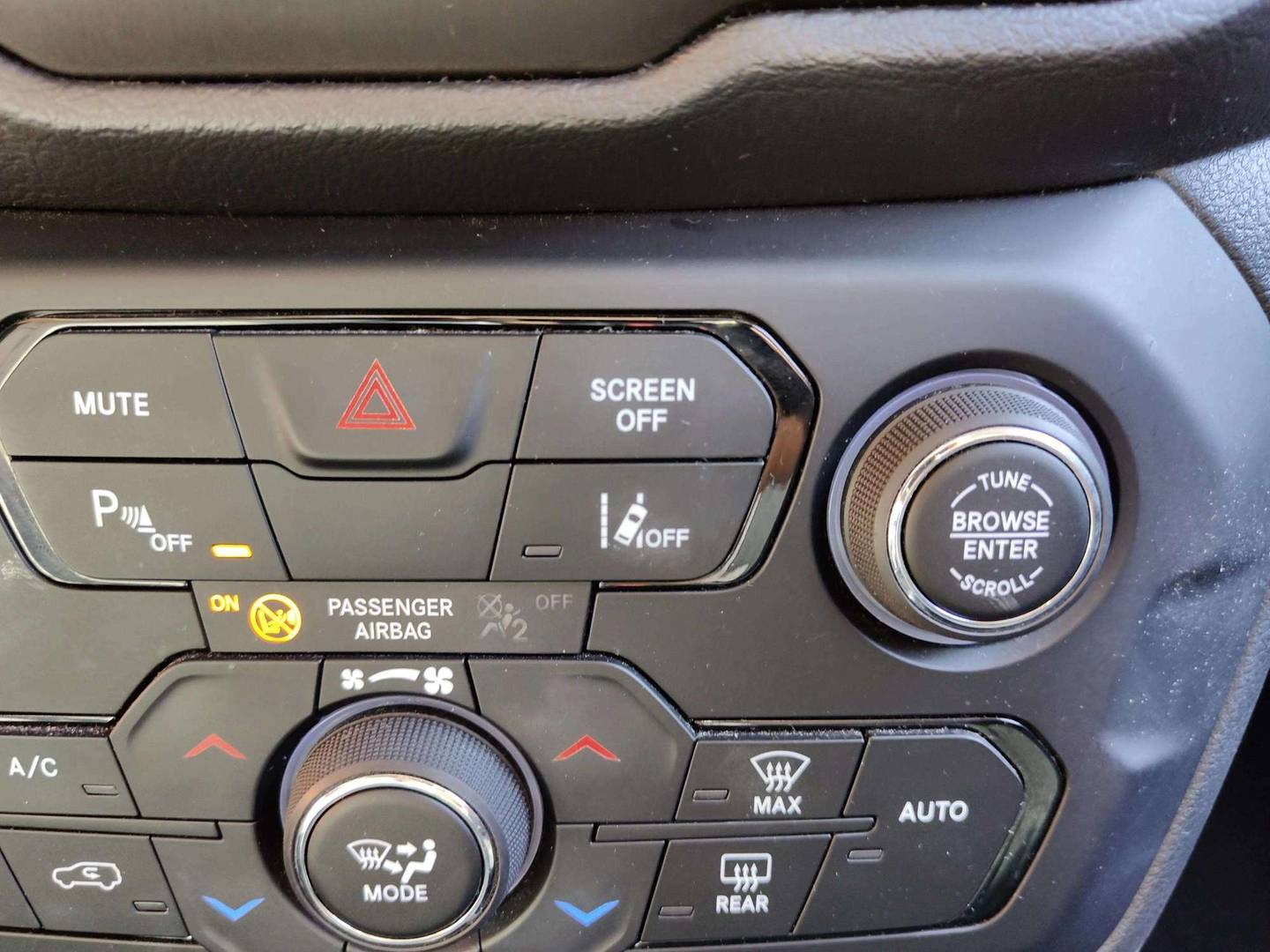 Foto Jeep Renegade Jeep Renegade eHybrid 1.5 Limited ATX (130 CV)