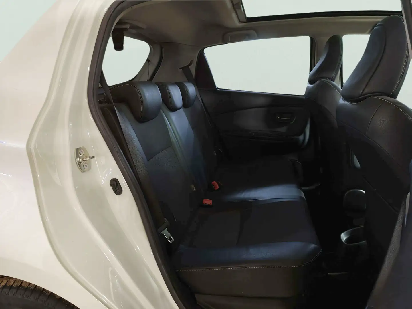 Foto Toyota Yaris Toyota Yaris 100H Advance (100 CV)