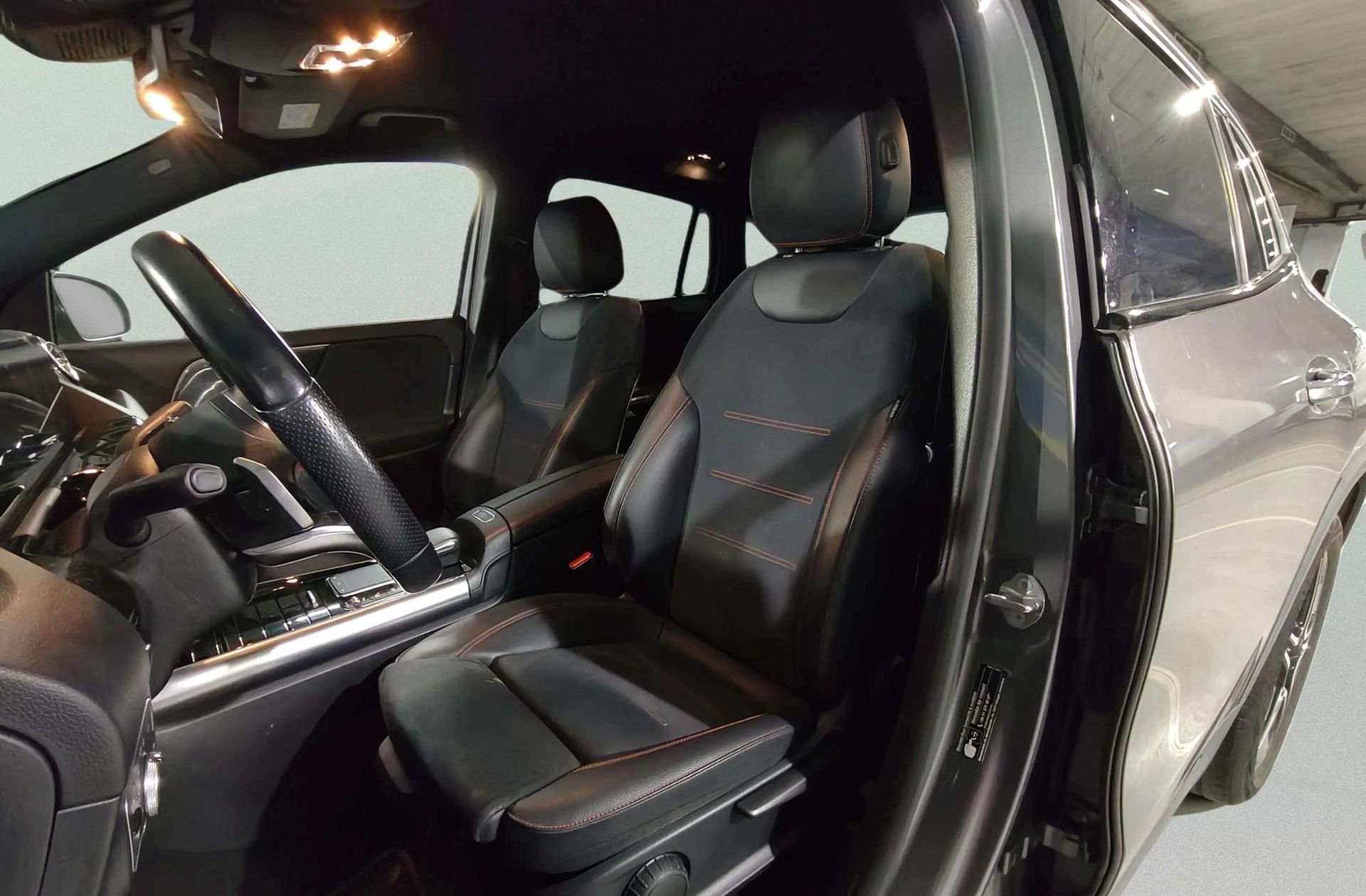 Mercedes-Benz GLA 200 - foto 12