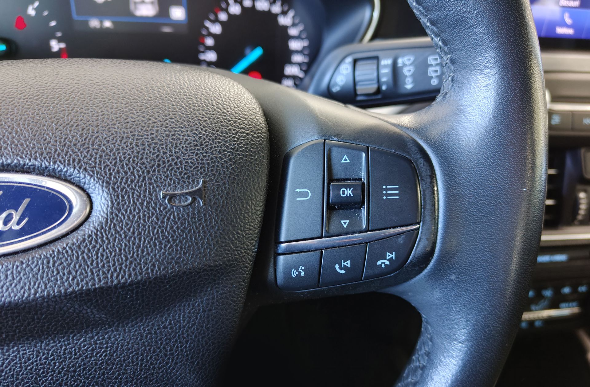 Ford Focus Sportbreak 2.0 EcoBlue Titanium - foto 30