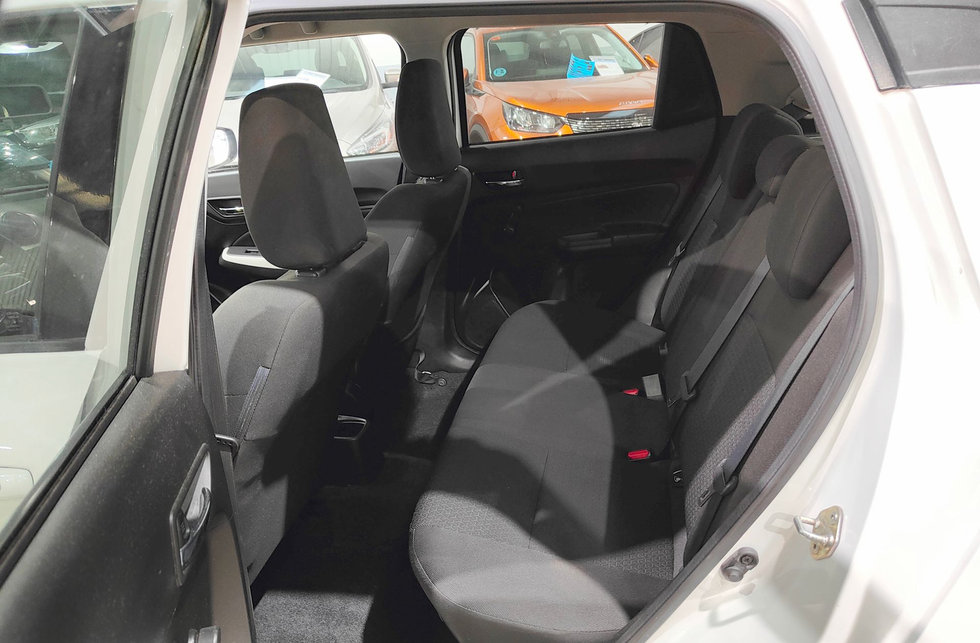 Suzuki Swift 1.2 GLE Mild Hybrid - foto 11