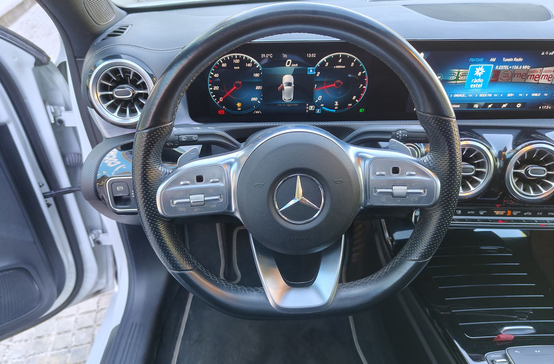 Mercedes-Benz Clase A 180 Pack AMG - foto 26