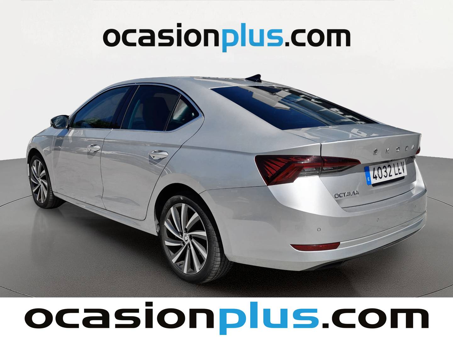 Foto trasera Skoda Octavia Skoda Octavia 2.0 TDI Style DSG (150 CV) izquierda