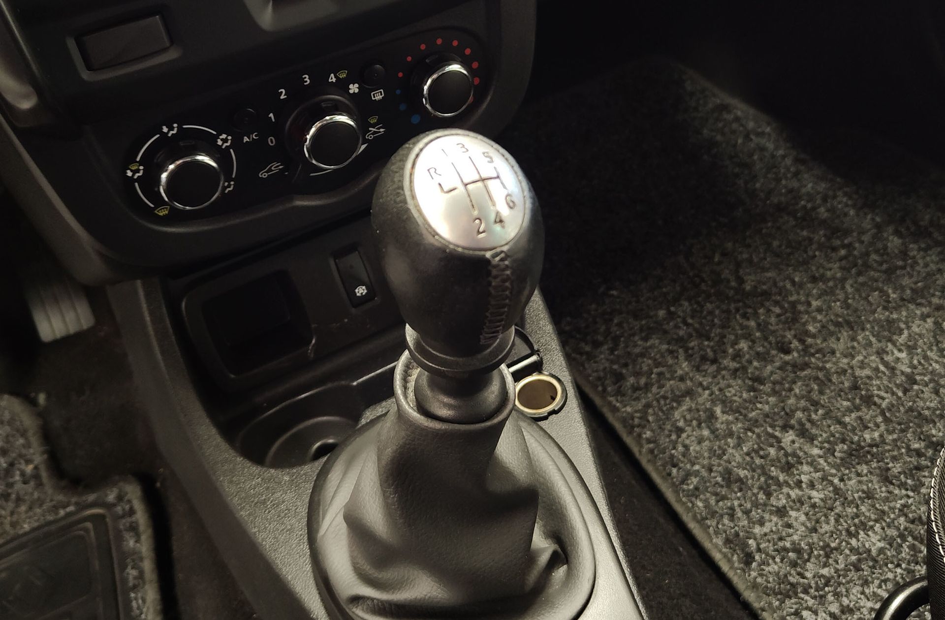 Dacia Duster Laureate dCi - foto 5