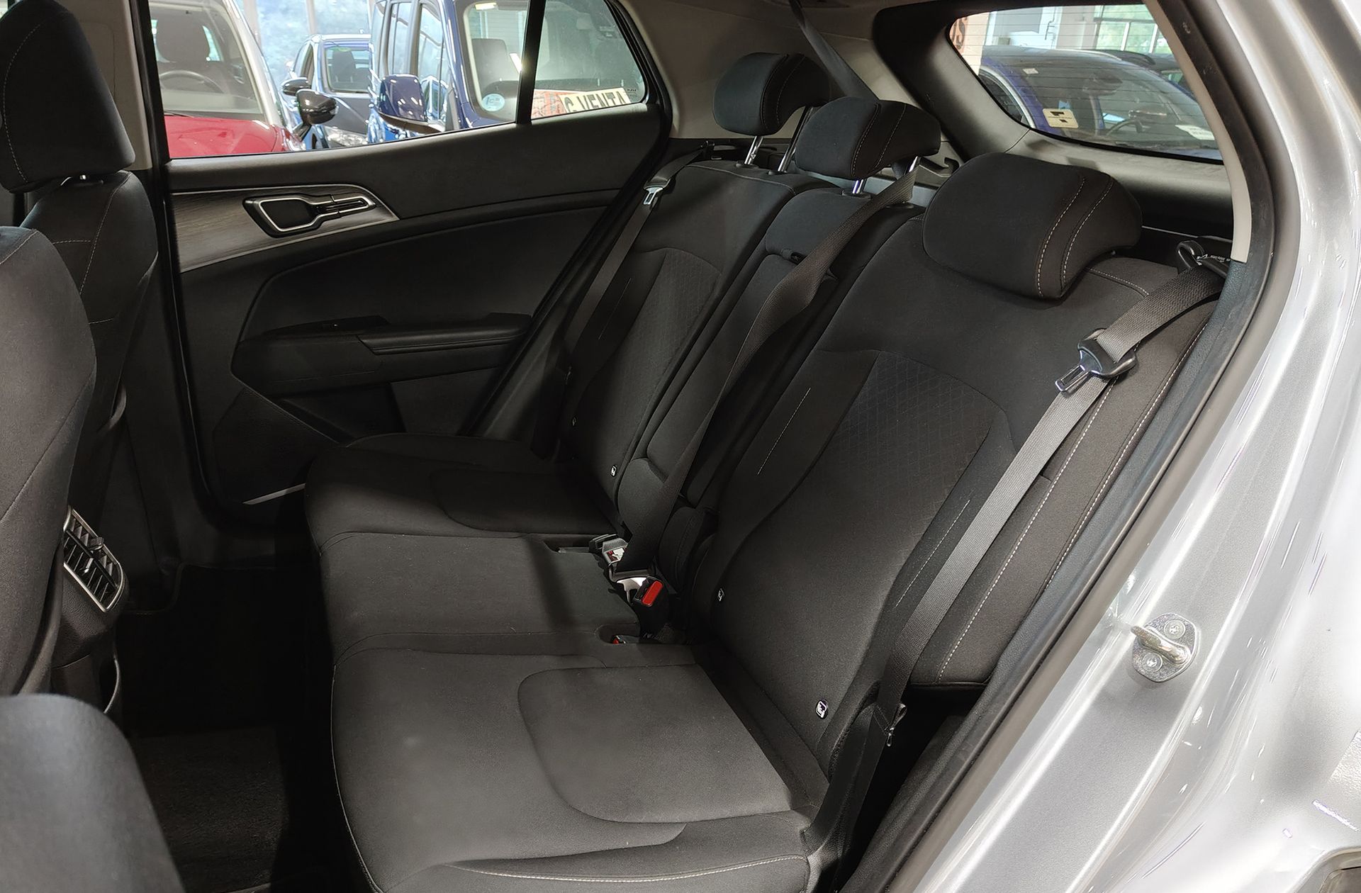 Kia Sportage 1.6 CRDi MHEV Business 4x2 - foto 14