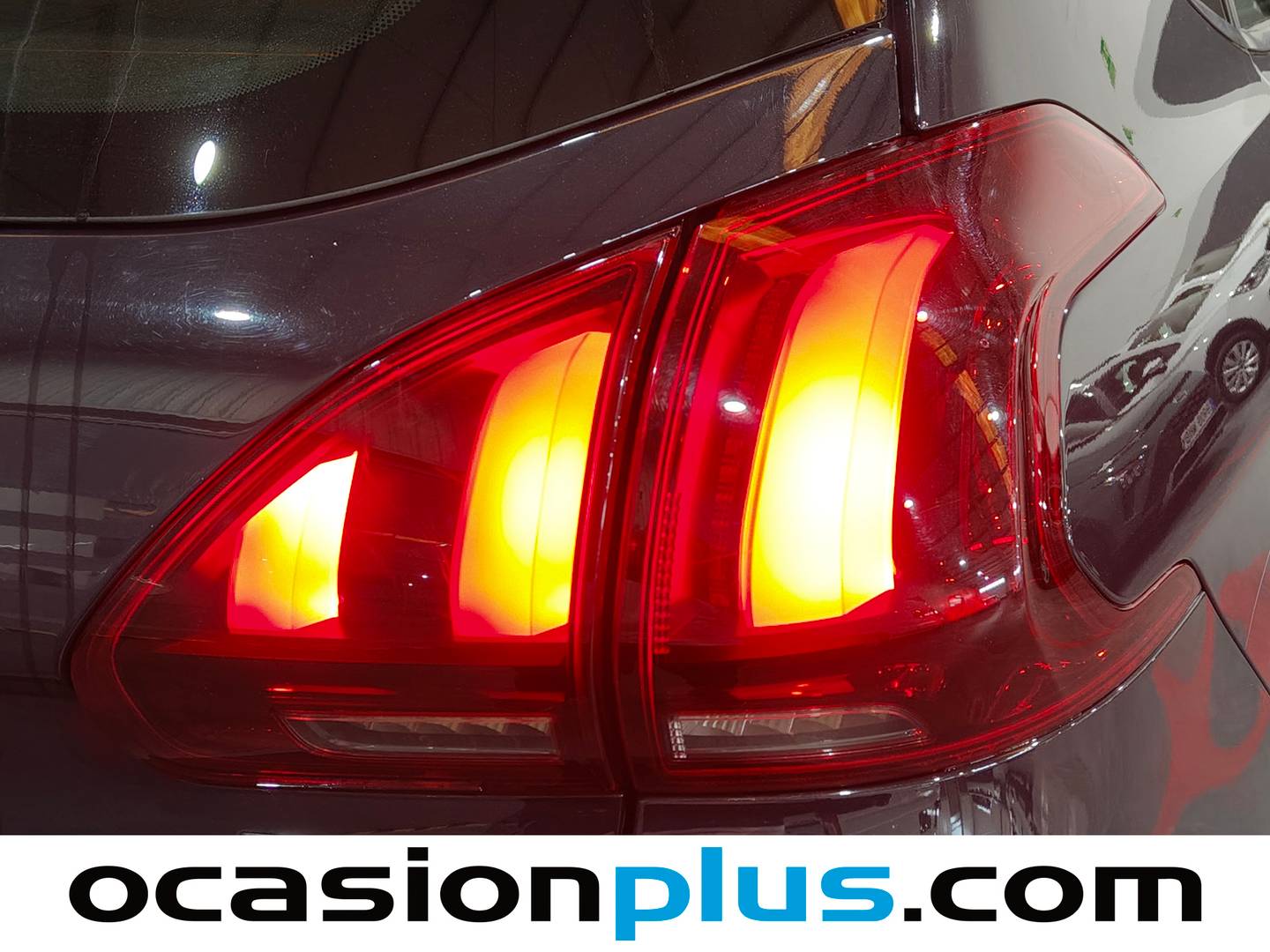 Equipamiento del Peugeot 2008 Peugeot 2008 PureTech 82 Active (82 CV)