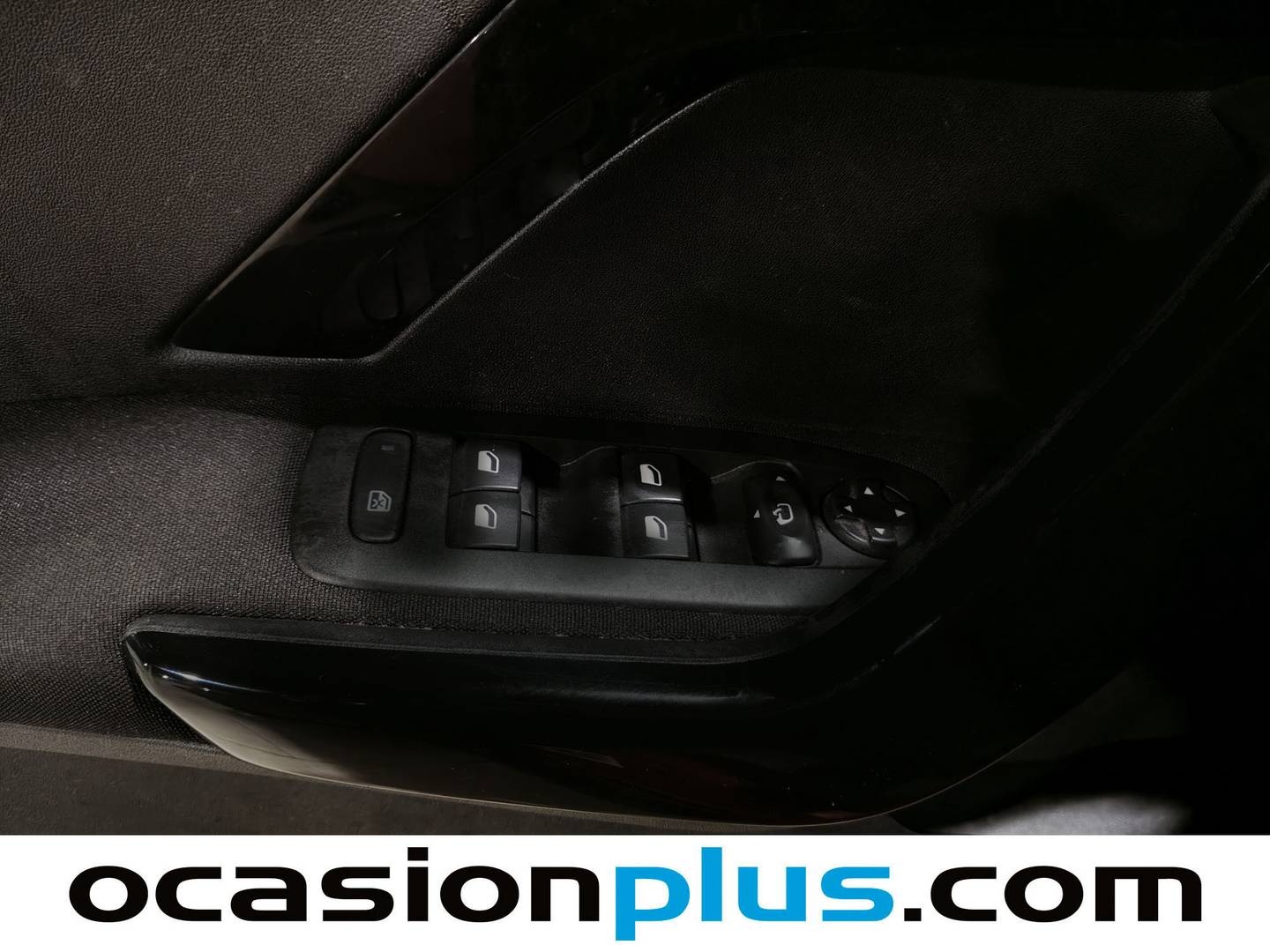 Foto Peugeot 2008 Peugeot 2008 PureTech Signature (82 CV)