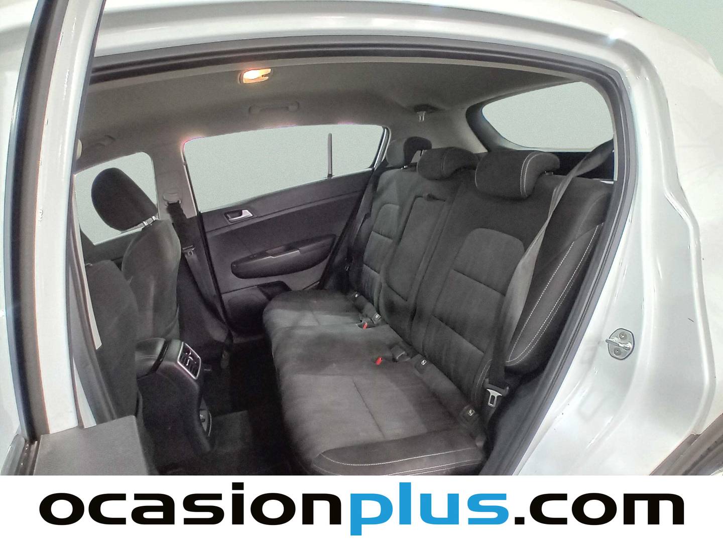 Foto asientos traseros KIA Sportage KIA Sportage 1.6 MHEV Concept 4x2 (136 CV)