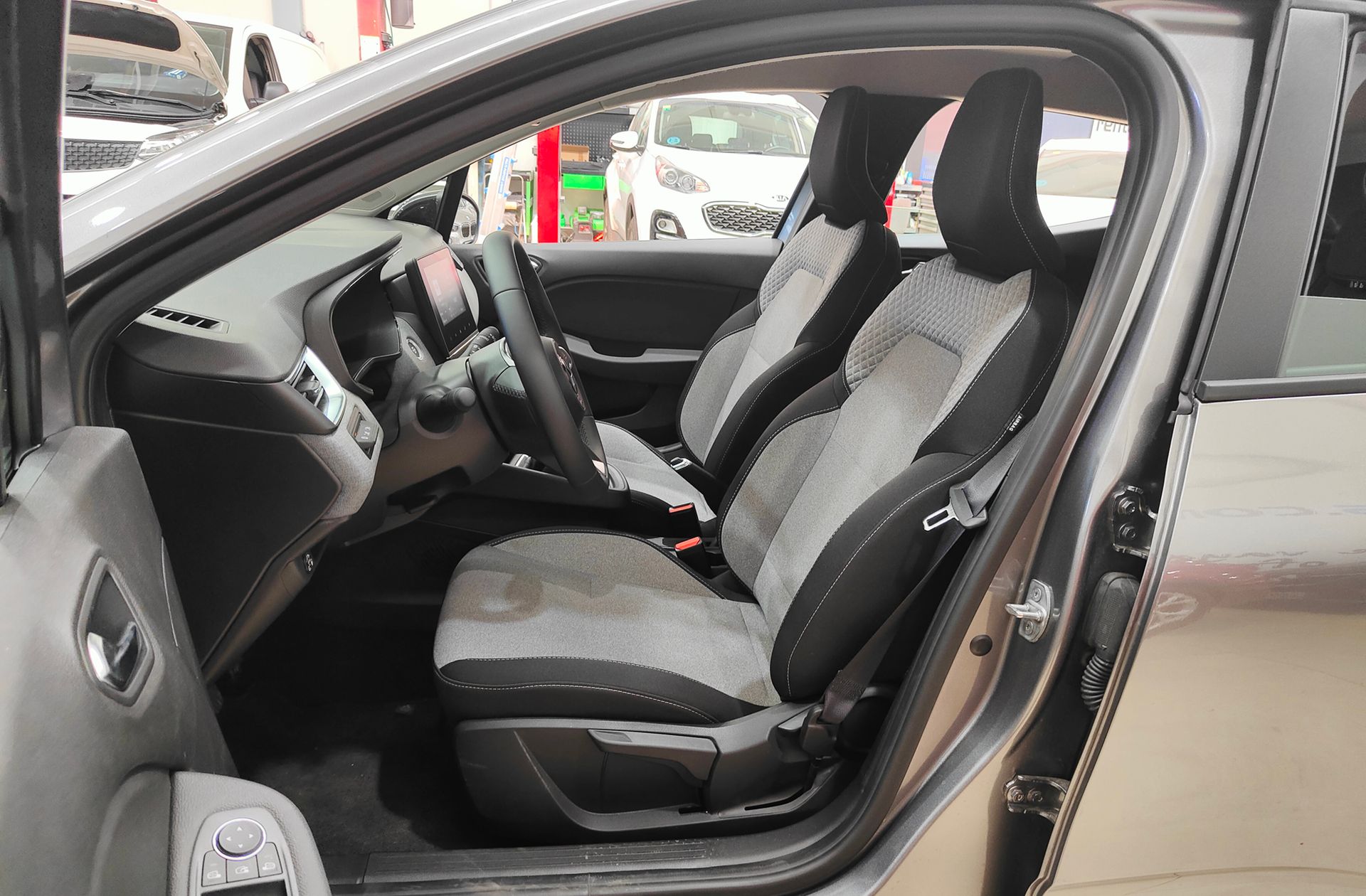 Mitsubishi Colt 100T GLP Motion - foto 10