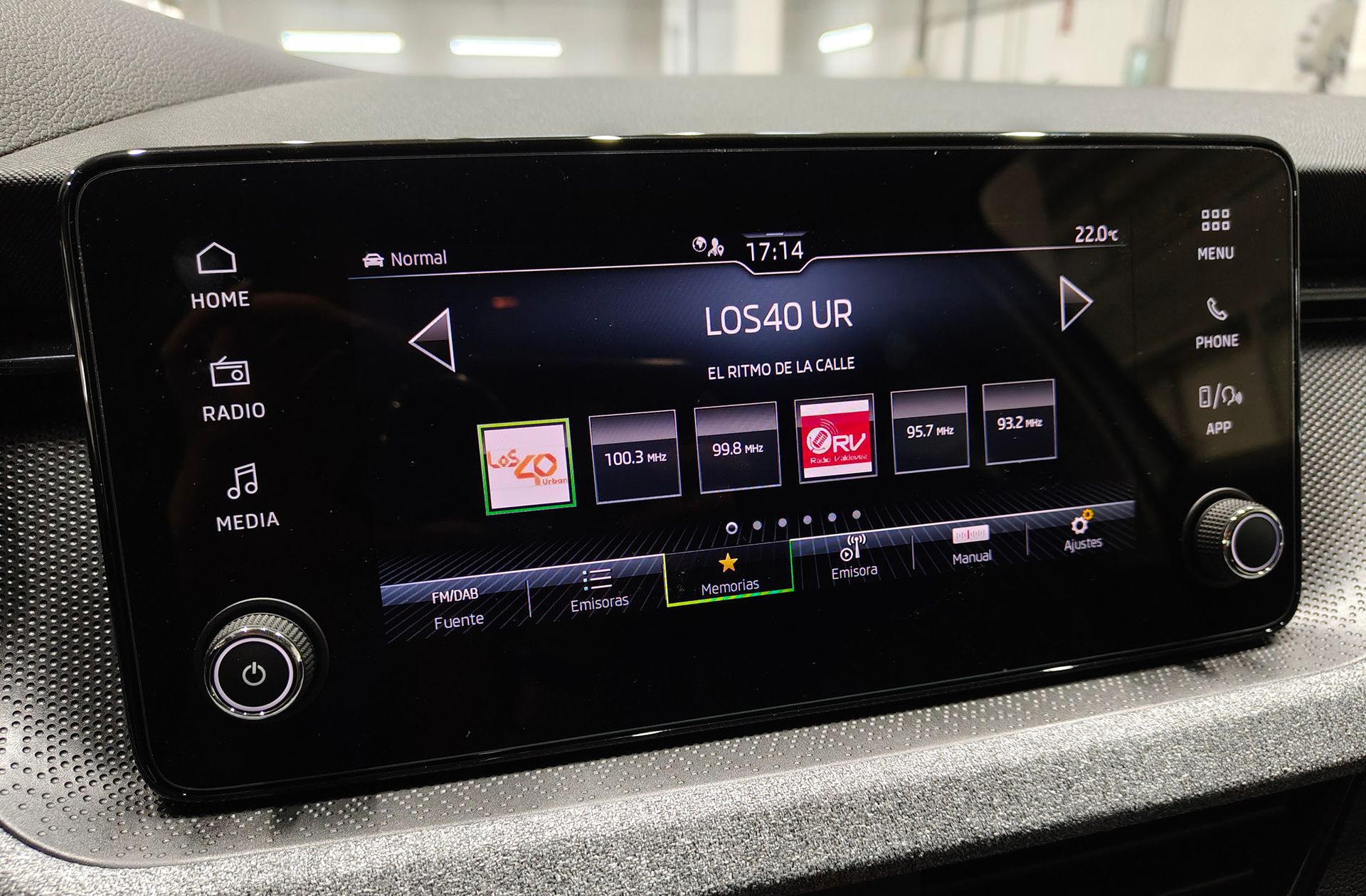 Škoda Kamiq 1.0 TSI Selection DSG - foto 34