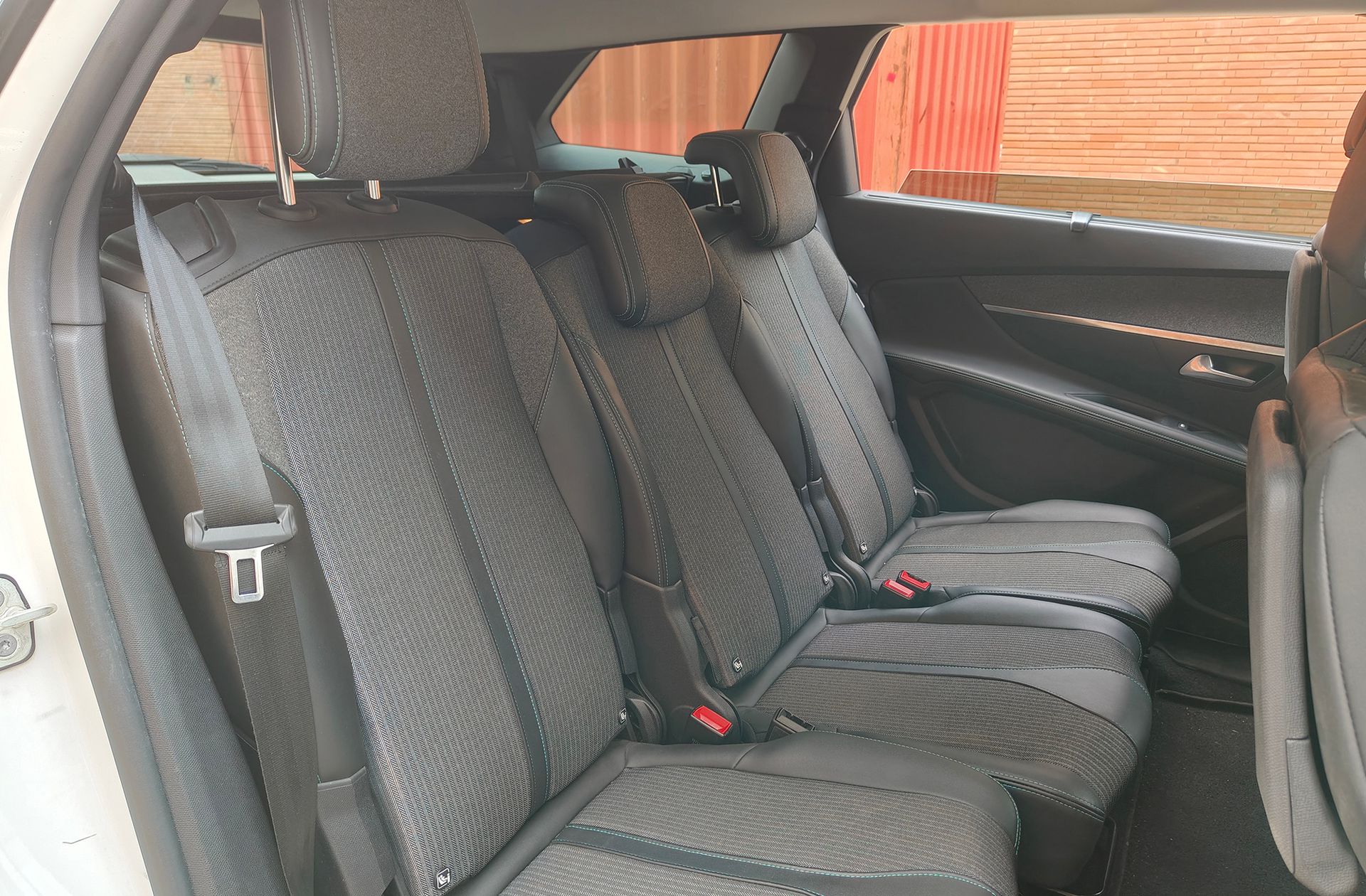 Peugeot 5008 BlueHDi 130 Allure Pack EAT8 7 plazas - foto 17