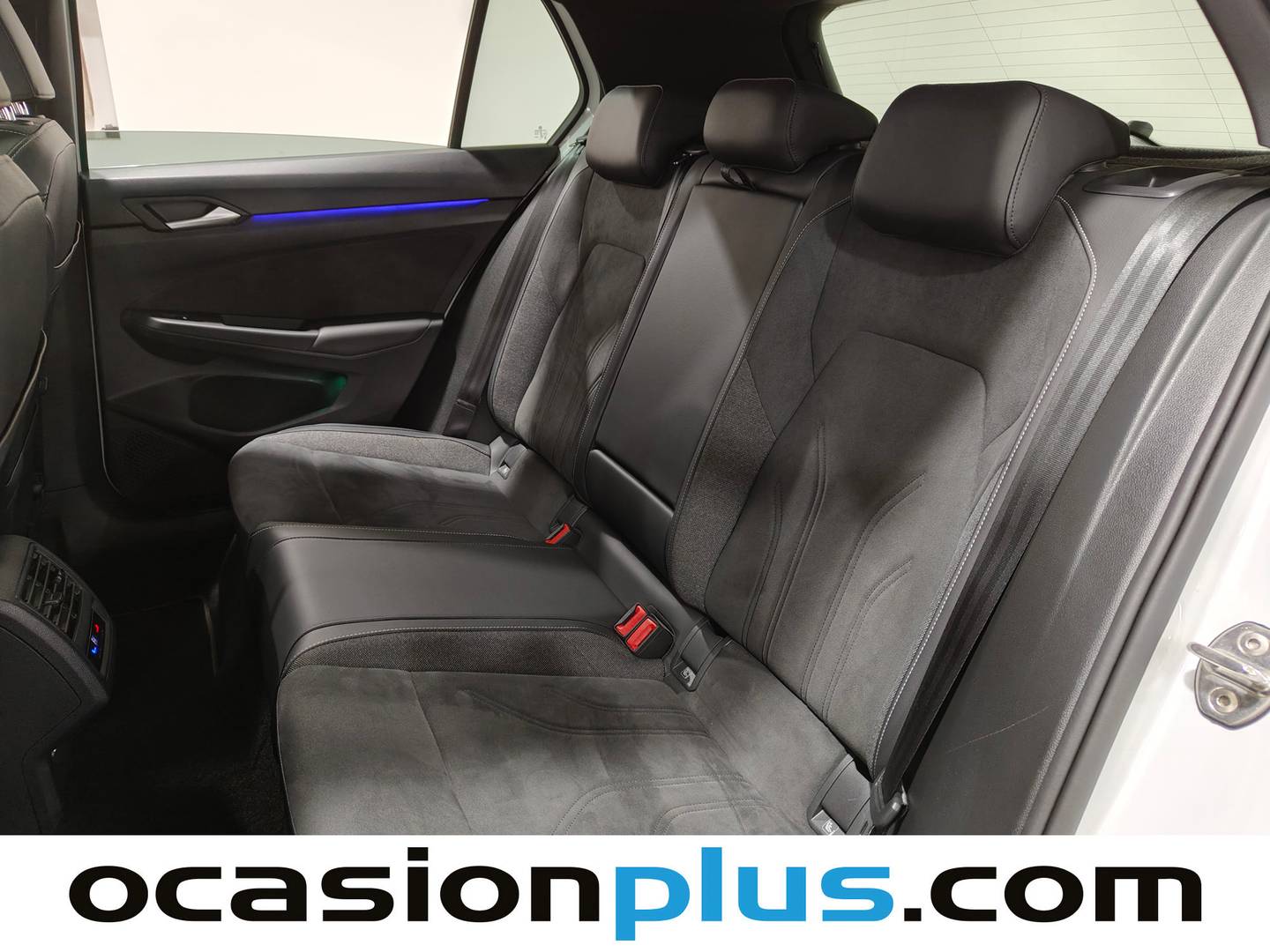 Foto asientos traseros Volkswagen Golf Volkswagen Golf 50 Aniversario 1.5 eTSI (150 CV) DSG