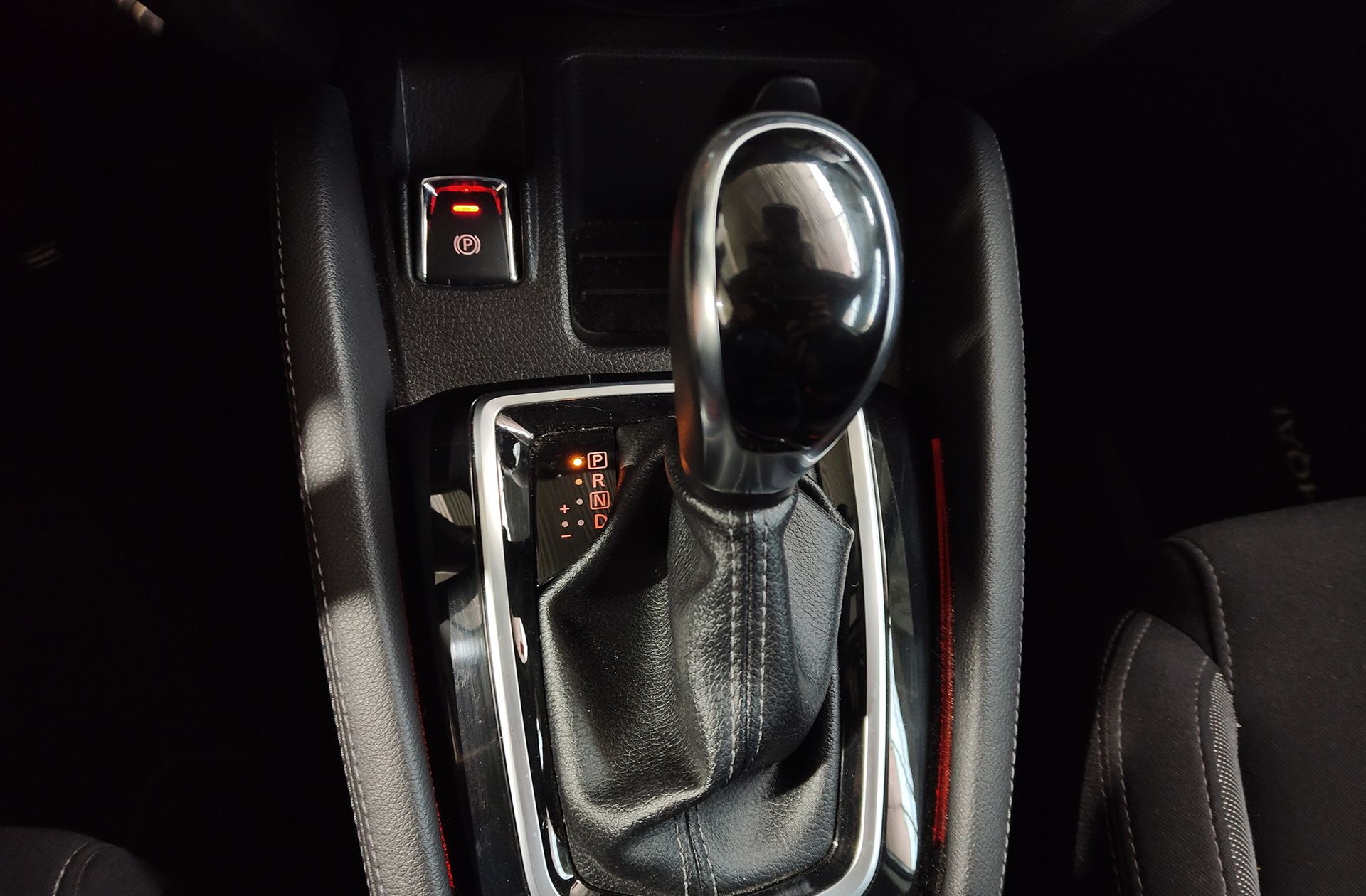 Nissan Qashqai DIG-T 160 N-Connecta 4x2 DCT - foto 5
