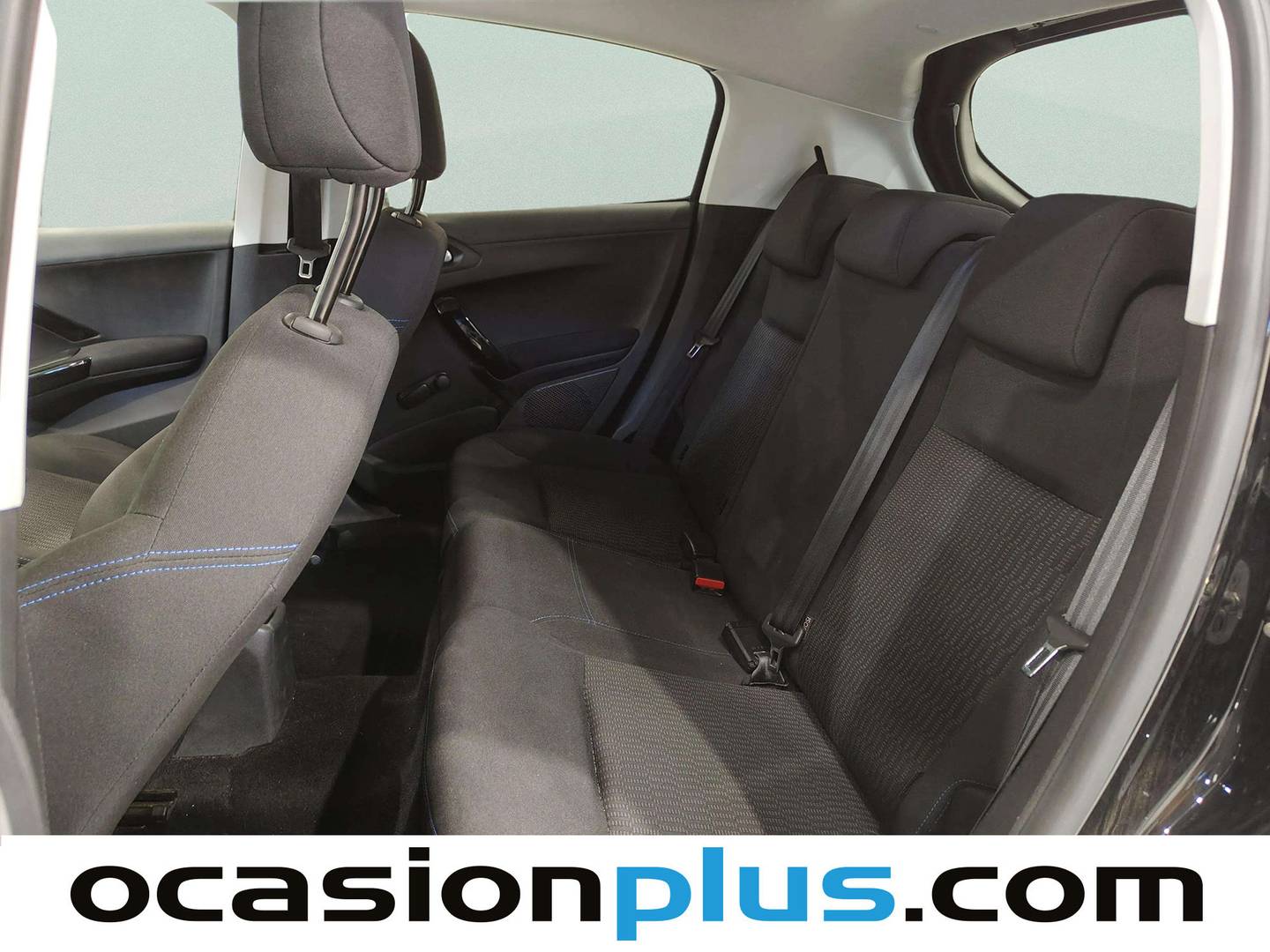 Foto asientos traseros Peugeot 208 Peugeot 208 BlueHDi 100 Signature (99 CV)