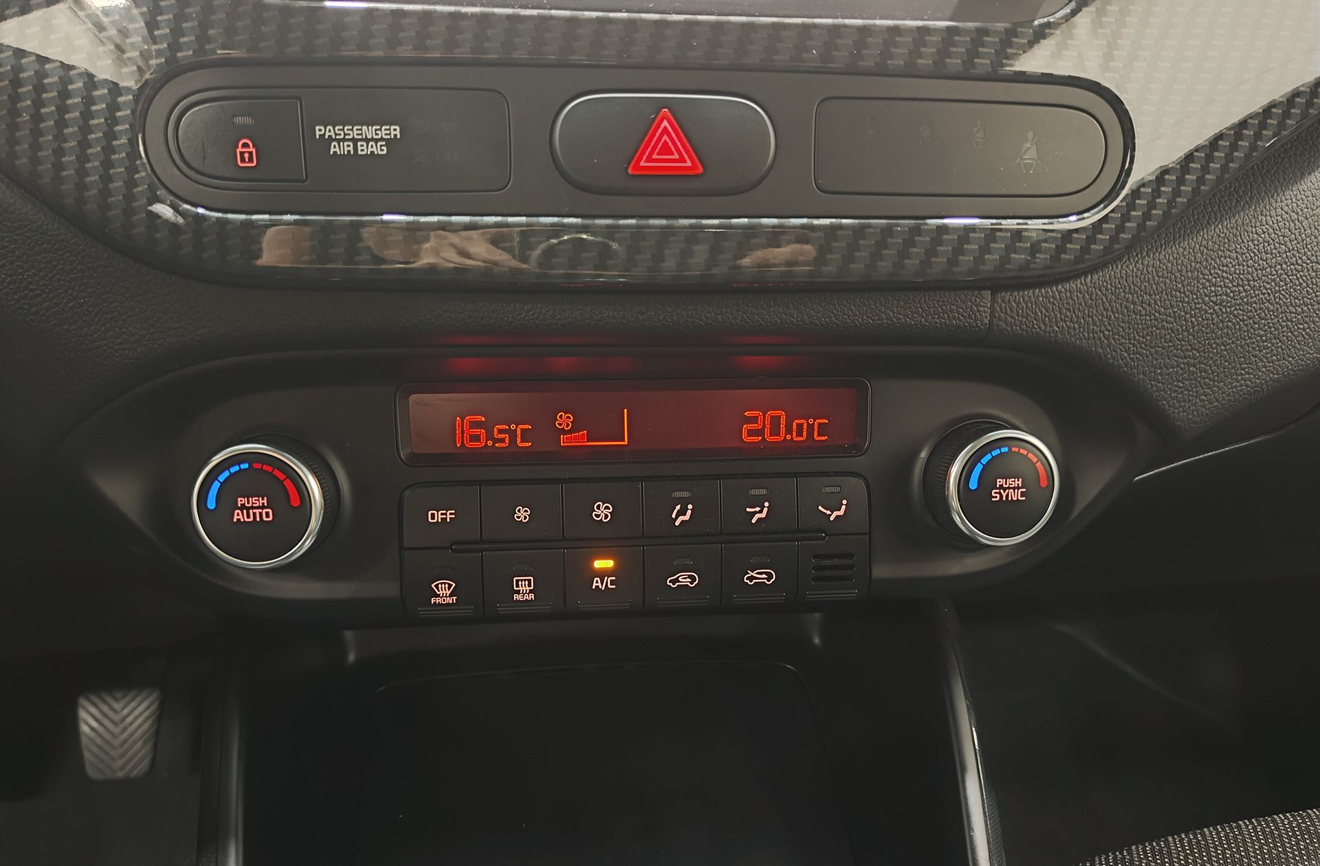 Kia Carens 1.7 CRDi VGT Drive Eco-Dynamics - foto 31