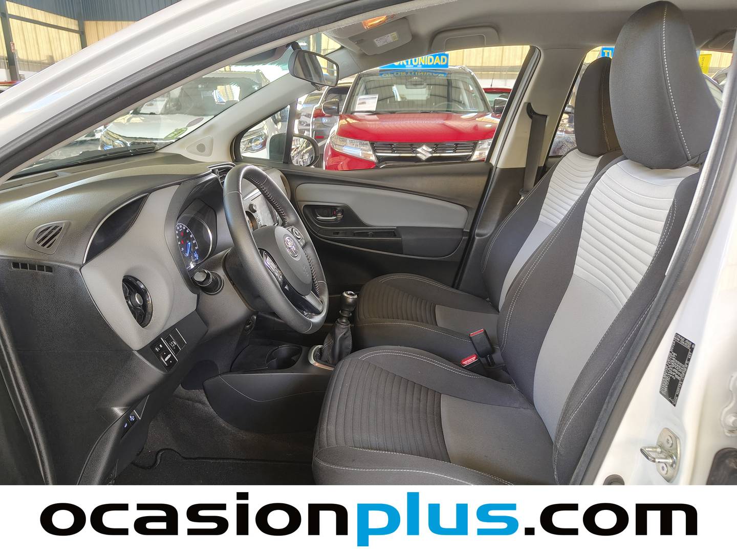 Foto asientos delanteros Toyota Yaris Toyota Yaris 1.5 Active (111 CV)