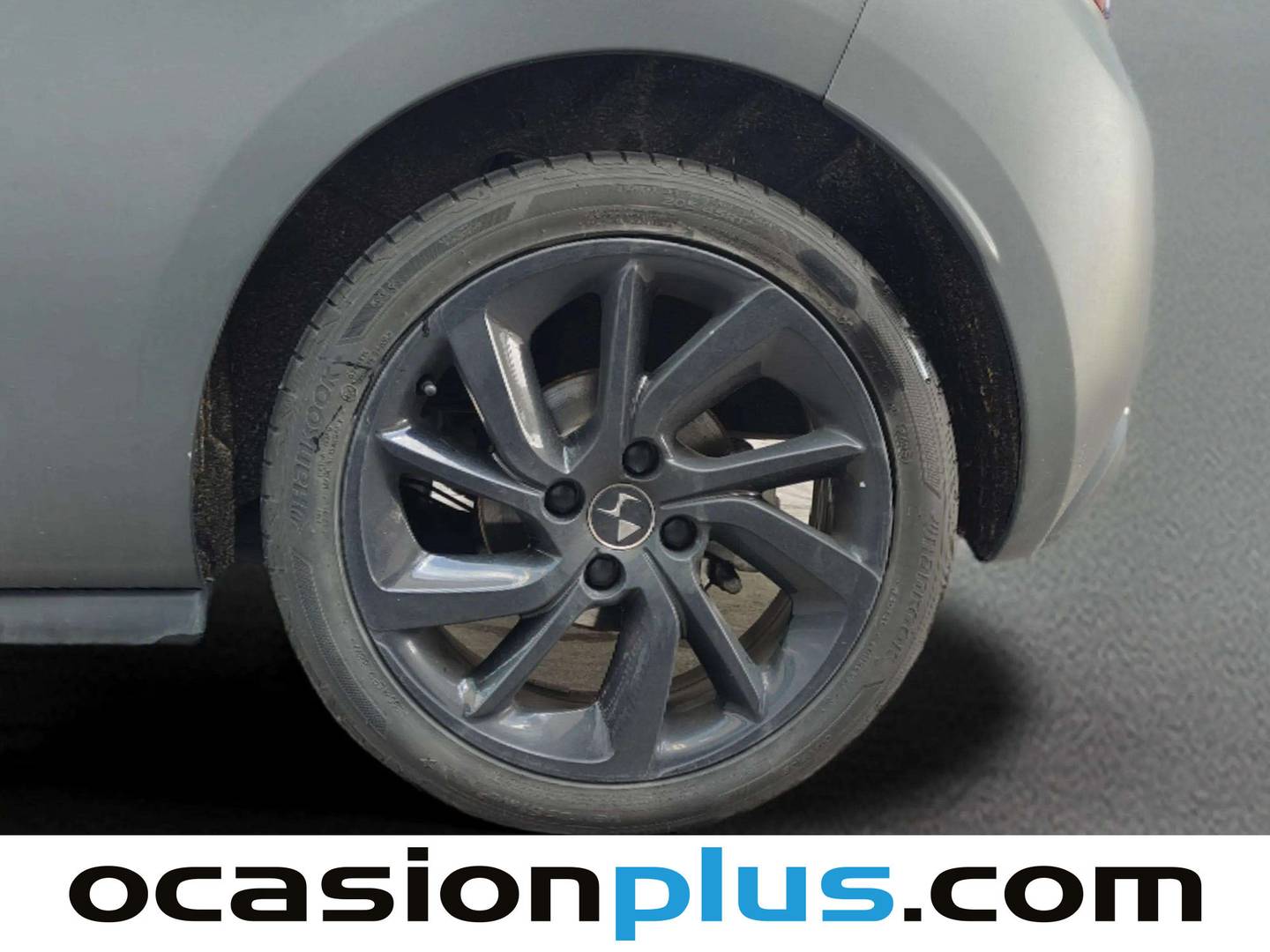 Foto DS DS 3 DS DS3 Crossback PureTech 110 S&S Dark Side EAT6  (110 CV)