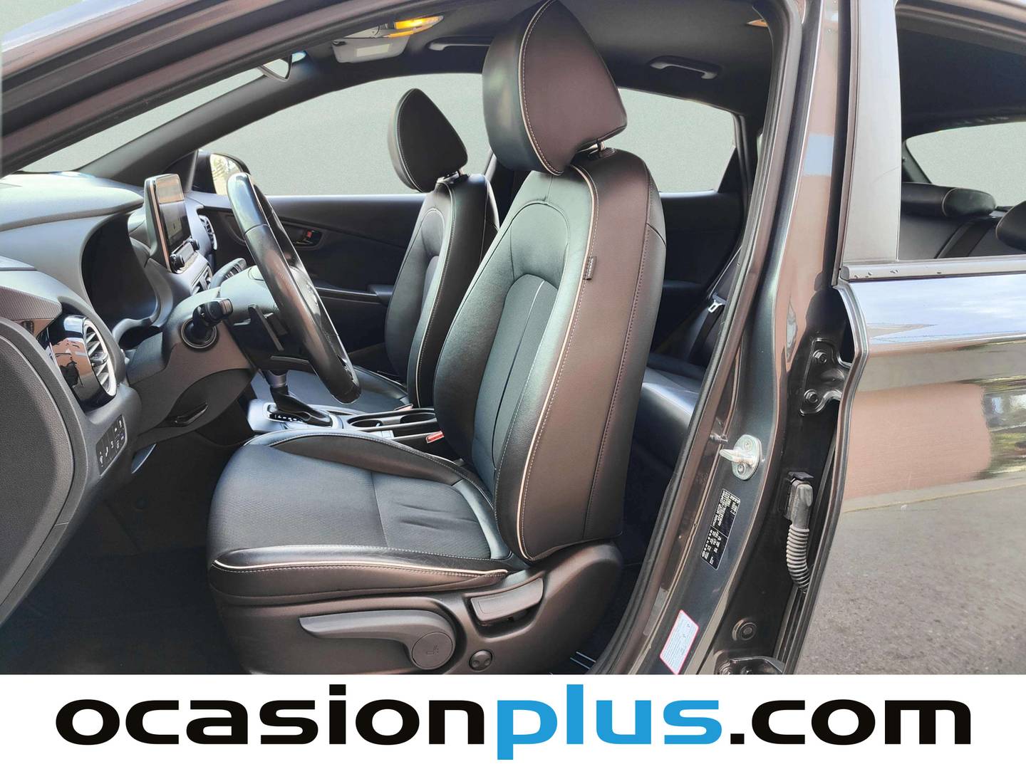 Foto asientos traseros Hyundai Kona Hyundai Kona 1.6 GDI HEV Tecno Red DT (141 CV)