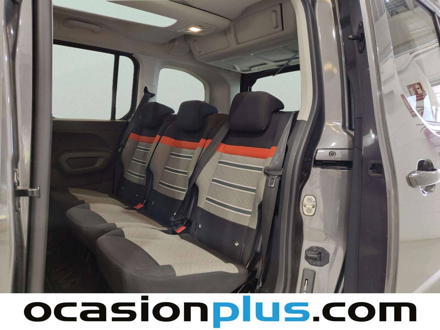 Foto asientos traseros Citroën Berlingo Citroën Berlingo BlueHDi 130 S&S Talla M Shine EAT8 (130 CV)