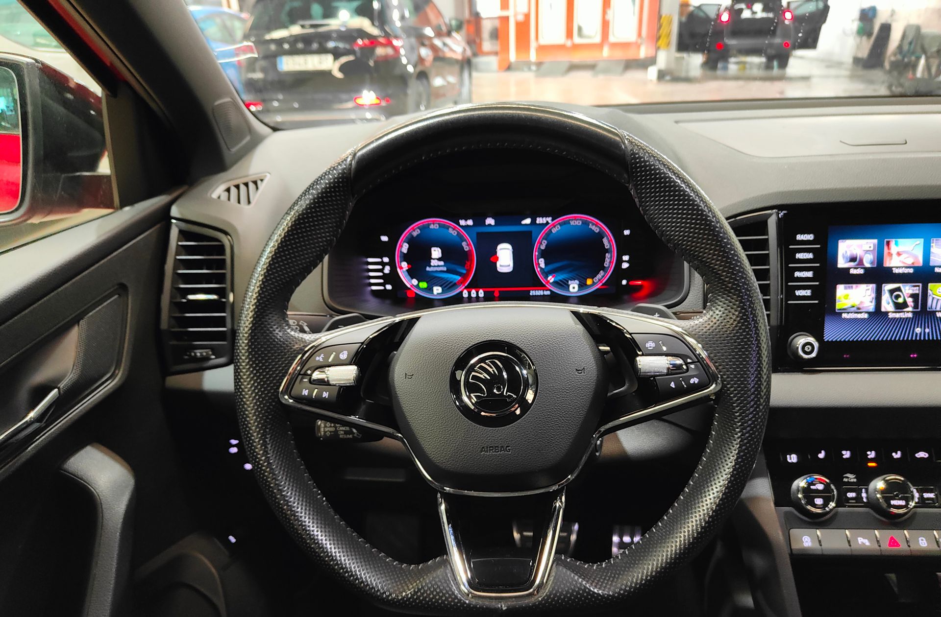 Škoda Karoq 1.5 TSI ACT Sportline DSG - foto 24