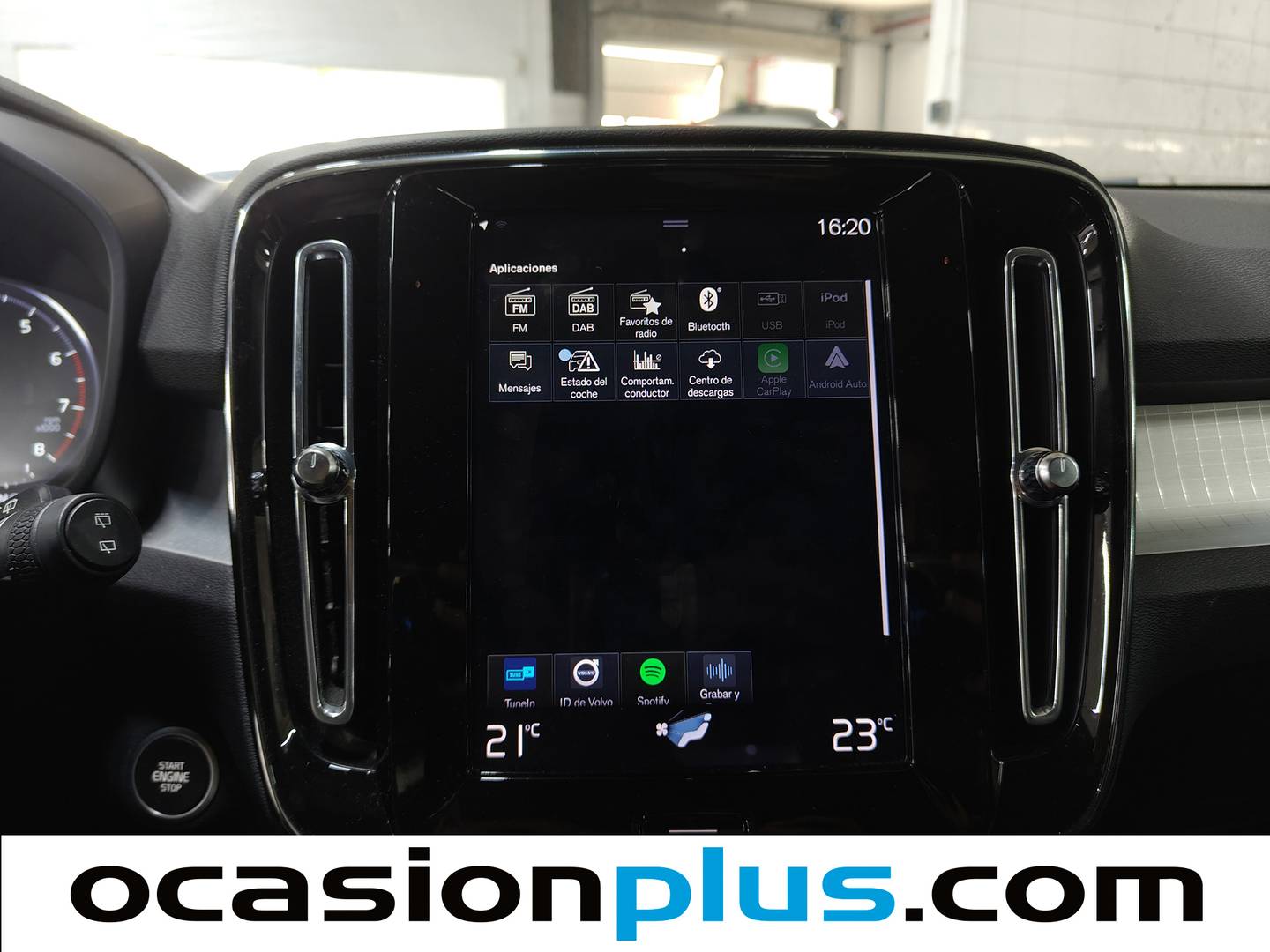 Equipamiento del Volvo XC40 Volvo XC40 T2 Momentum Core (129 CV)