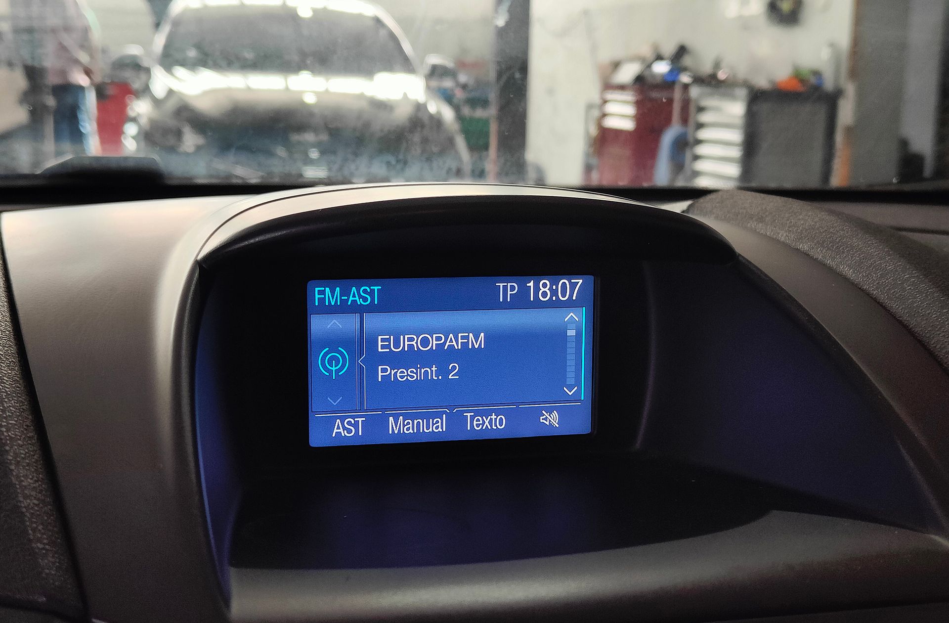 Ford Fiesta 1.0 EcoBoost Trend - foto 27