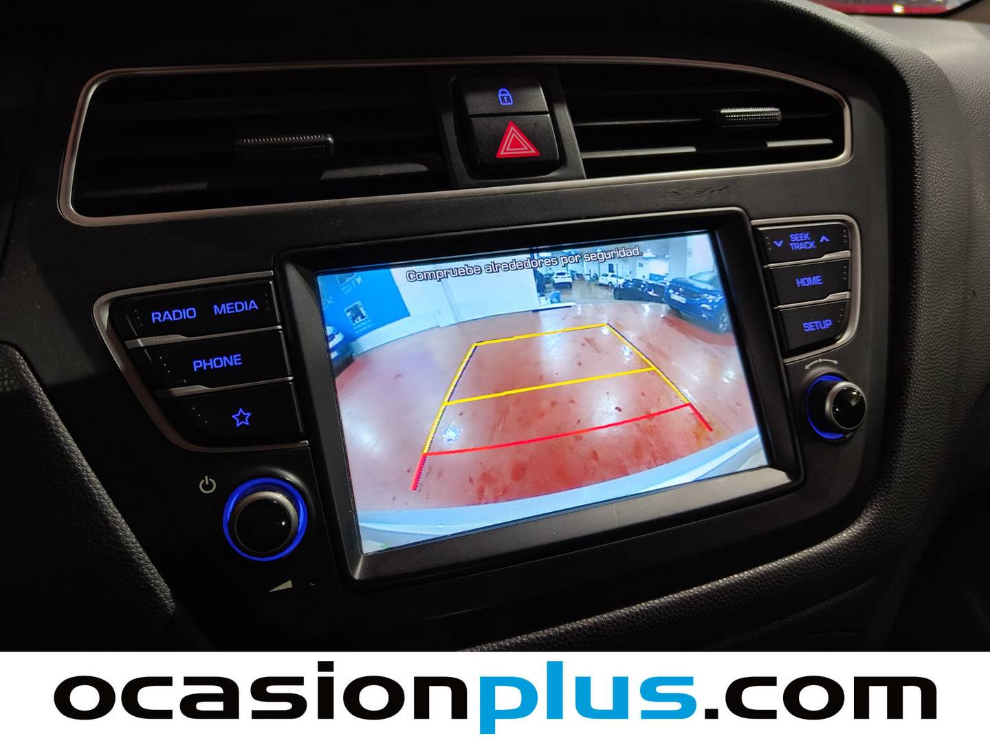 Equipamiento del Hyundai i20 Hyundai i20 1.2 MPI Essence LE (75 CV)