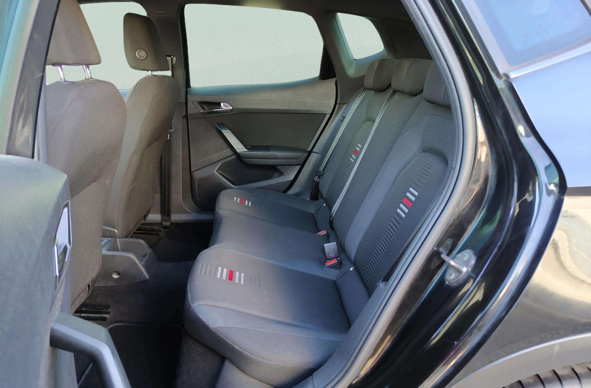 SEAT Arona 1.6 TDI Ecomotive FR - foto 15
