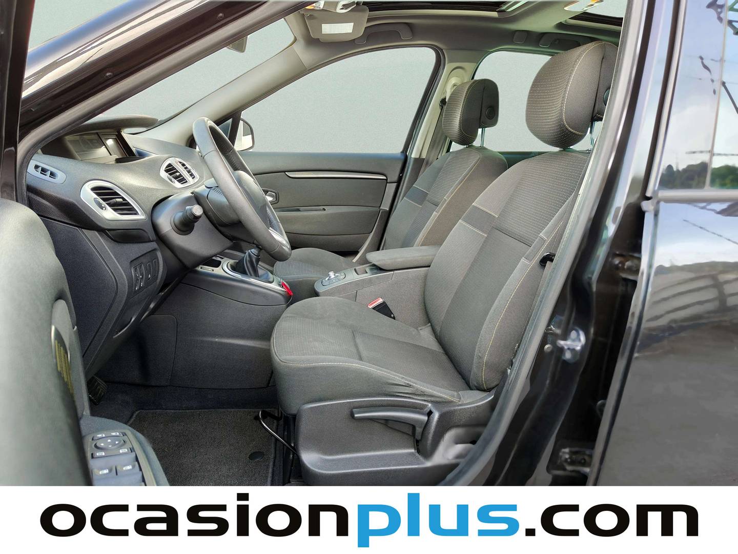 Foto asientos delanteros Renault Scénic Renault Scenic 1.5dCi Family Edition eco2 (105 CV)