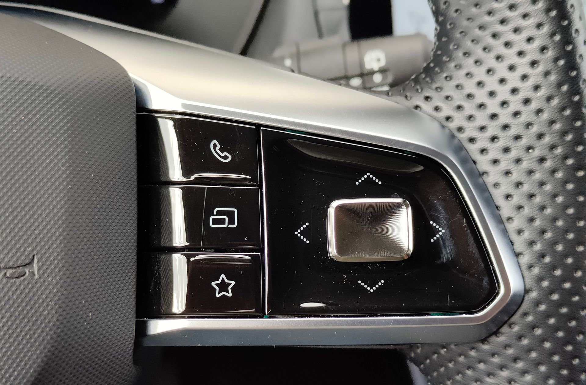 MG ZS 1.5 Hybrid+ Luxury - foto 26