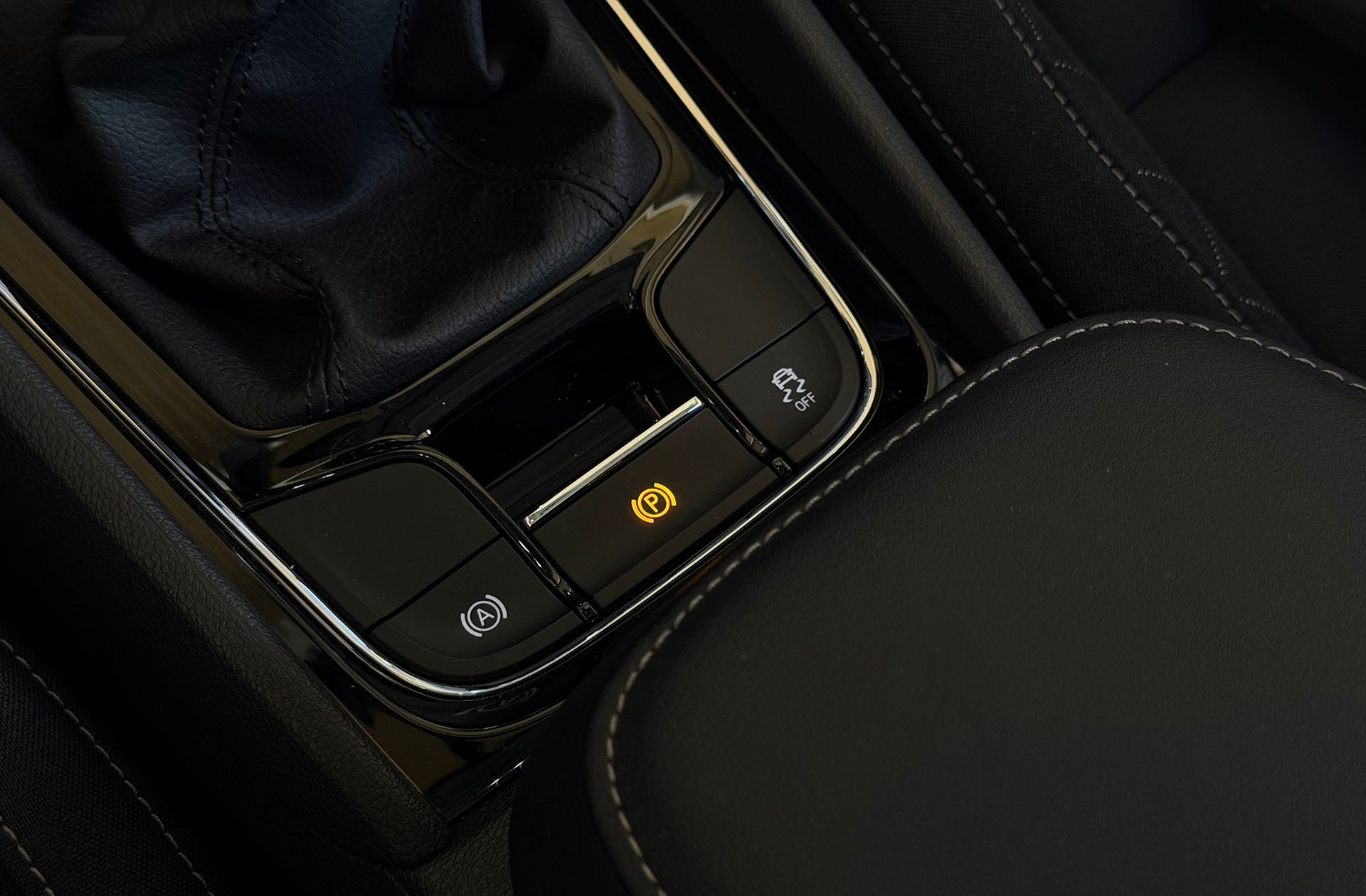 Škoda Karoq 1.0 TSI Ambition - foto 30