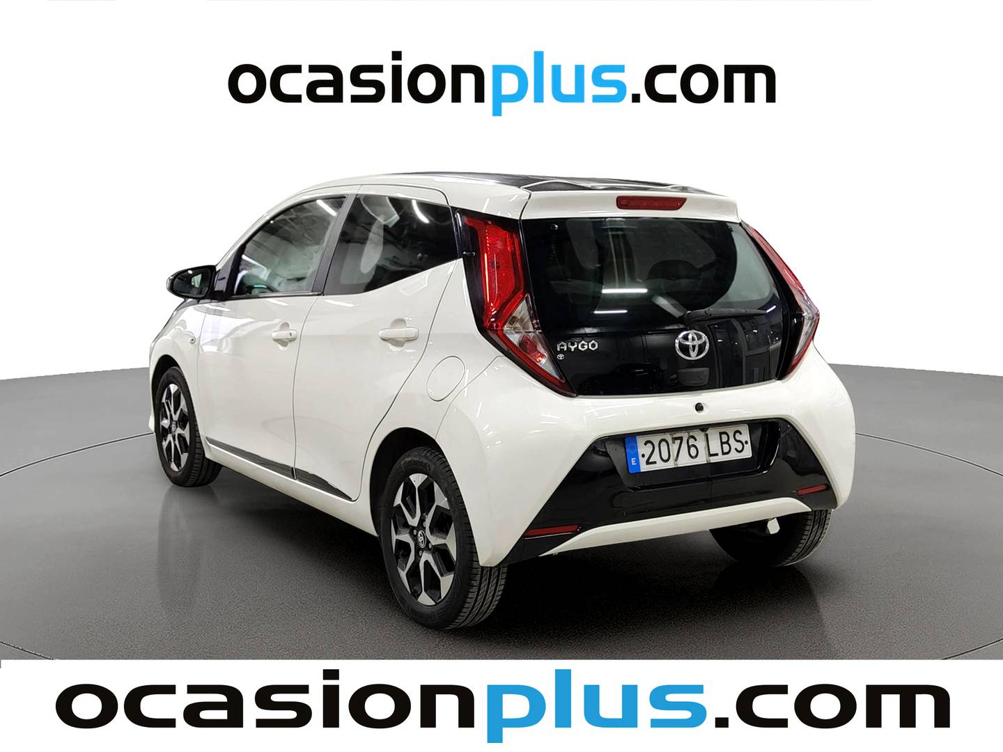 Foto trasera Toyota Aygo Toyota Aygo 1.0 70 x-play (72 CV) izquierda