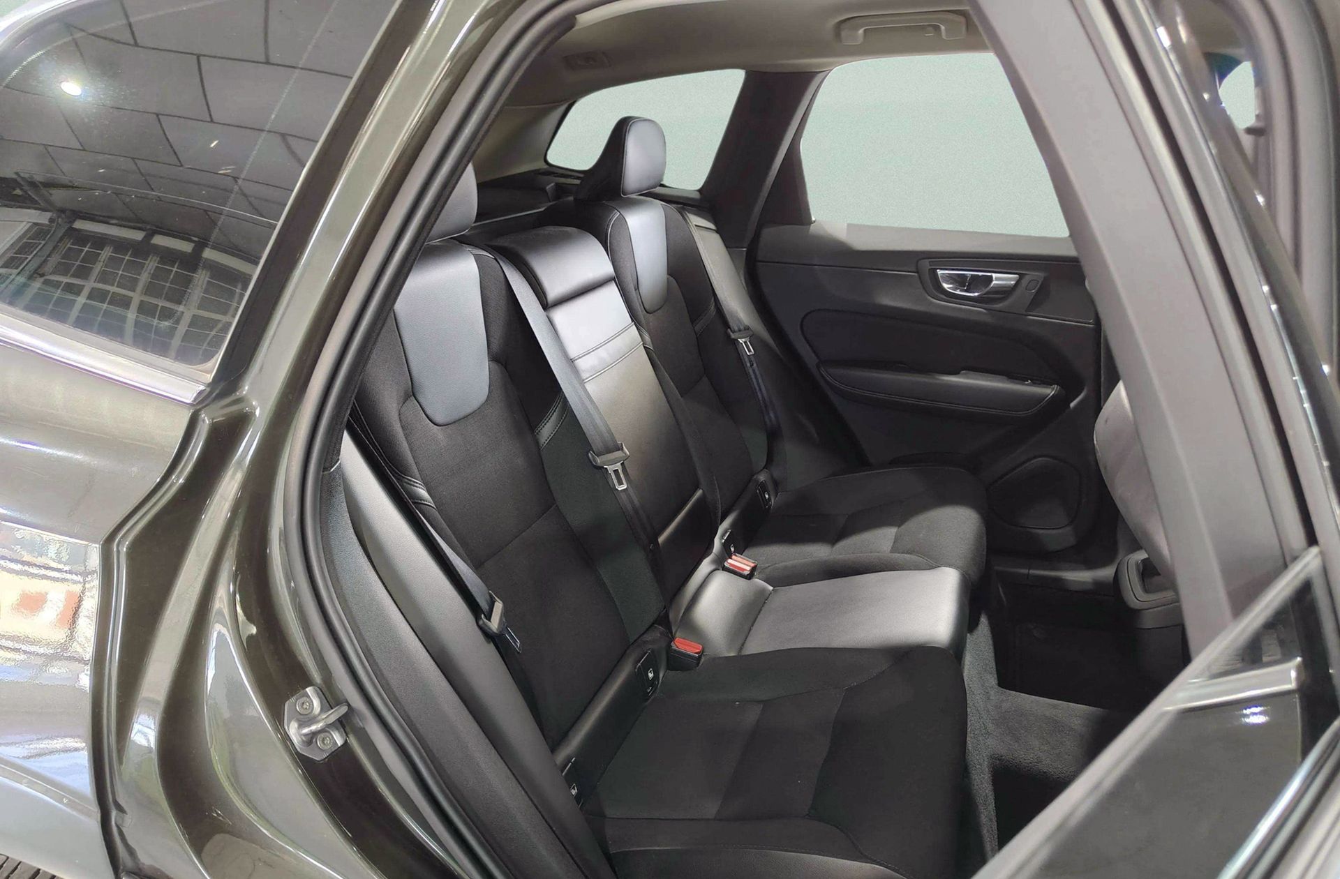 Volvo XC60 D4 Business Plus - foto 19