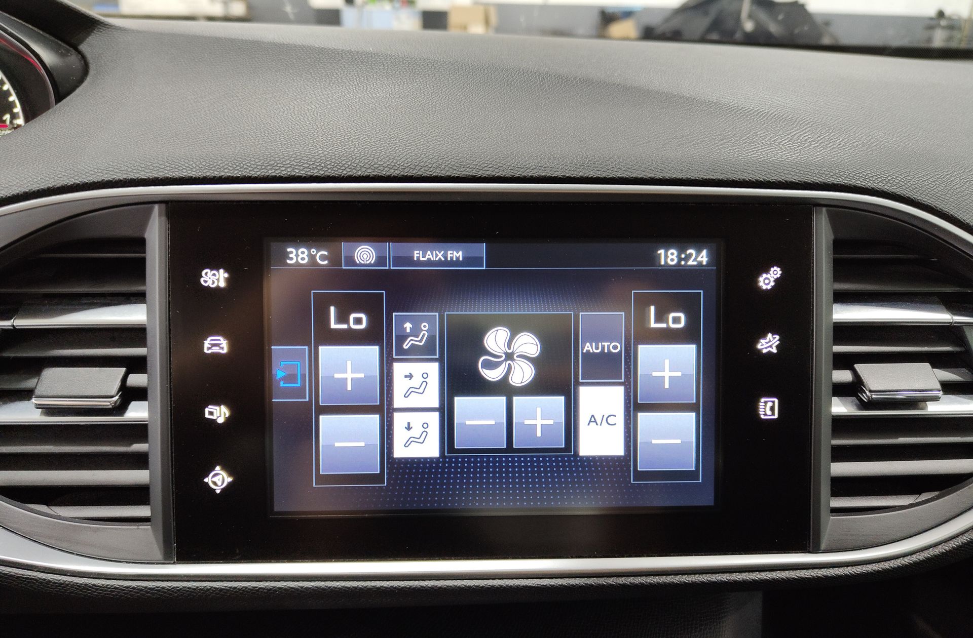 Peugeot 308 PureTech 130 Allure - foto 32