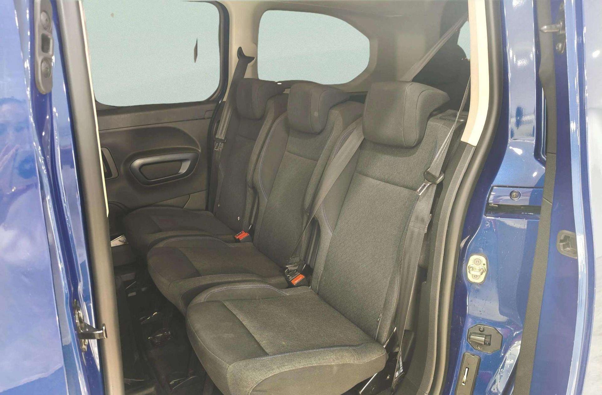 Peugeot Rifter BlueHDi 130 Allure Long 7 plazas - foto 14