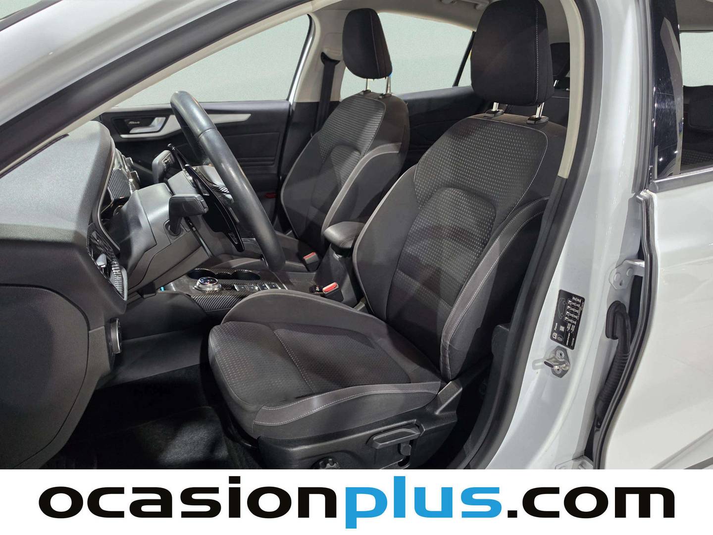 Foto asientos delanteros Ford Focus Ford Focus 1.0 Ecoboost Trend+ Auto (125 CV)