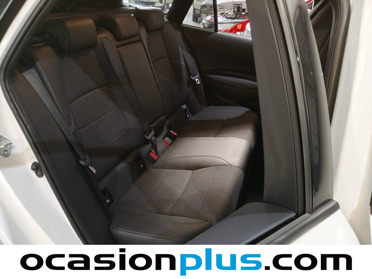 Foto asientos traseros Toyota Corolla Toyota Corolla Touring Sport 125H Style E-CVT (122 CV)