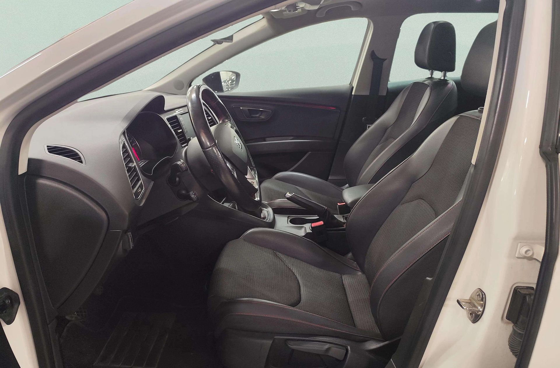SEAT León ST 2.0 TDI FR - foto 10