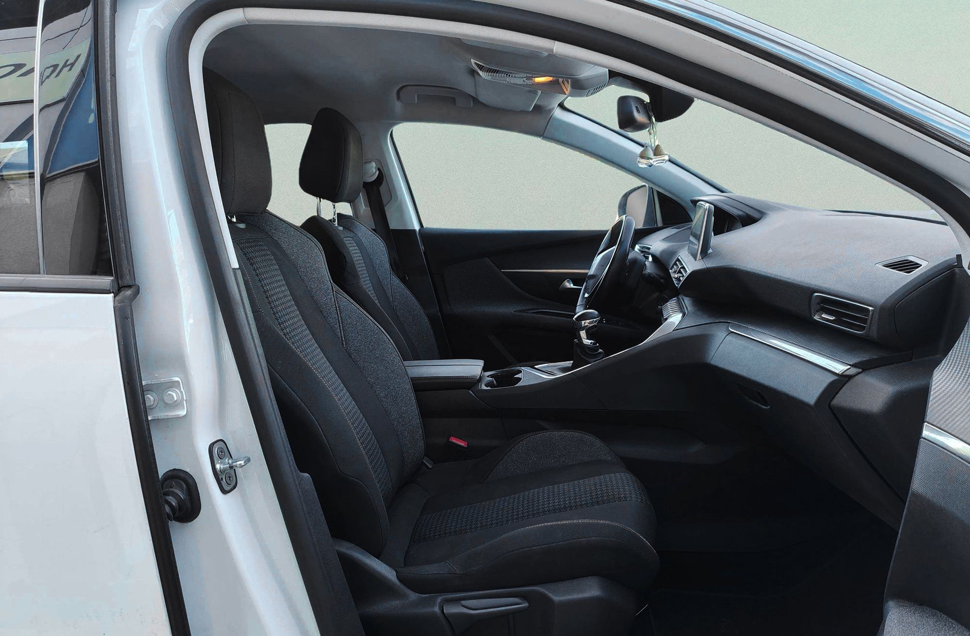 Peugeot 5008 1.2L PureTech Active 7 plazas - foto 17
