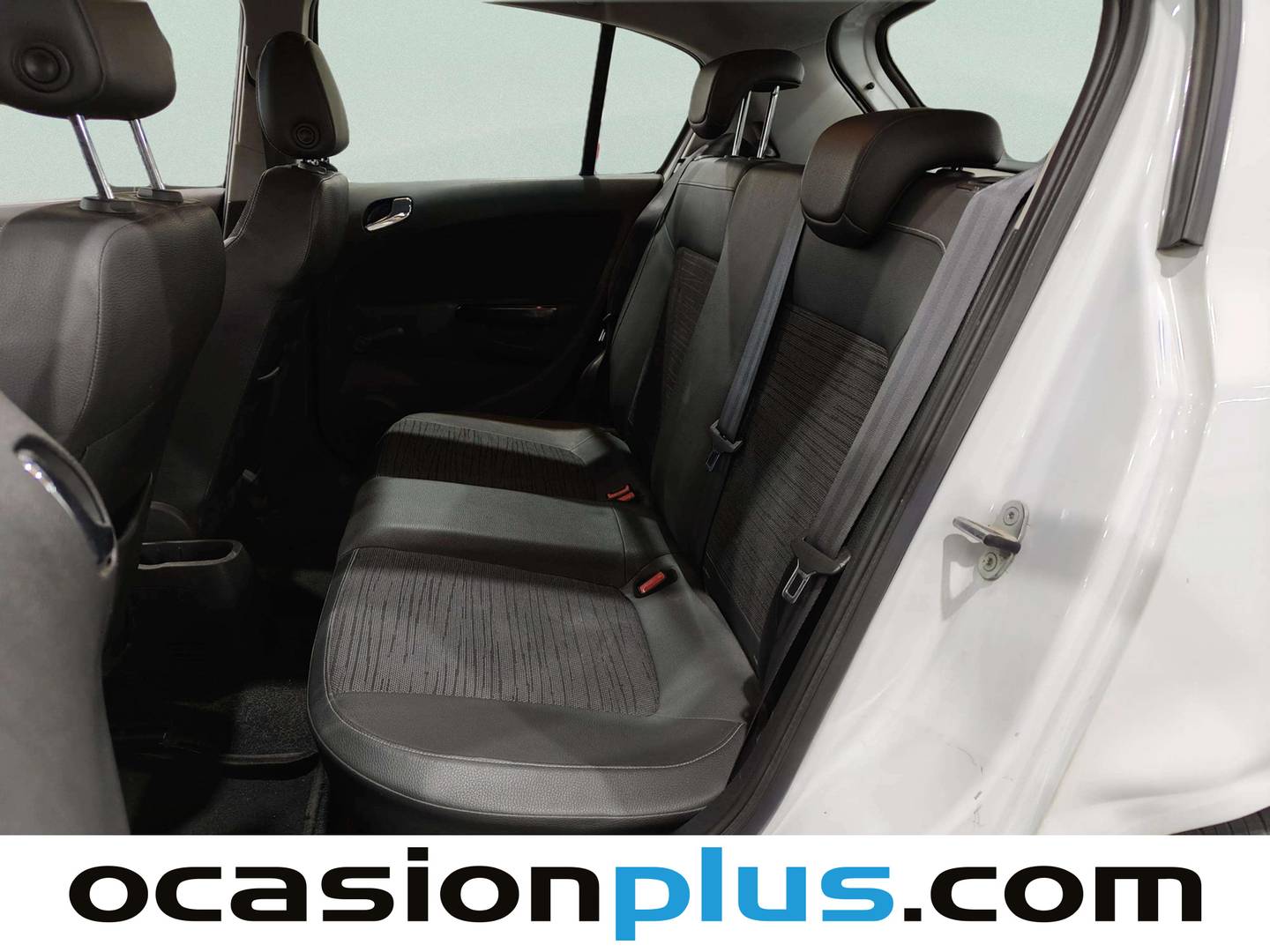 Foto asientos traseros Opel Corsa Opel Corsa 1.3 ecoFlex Selective (75 CV)