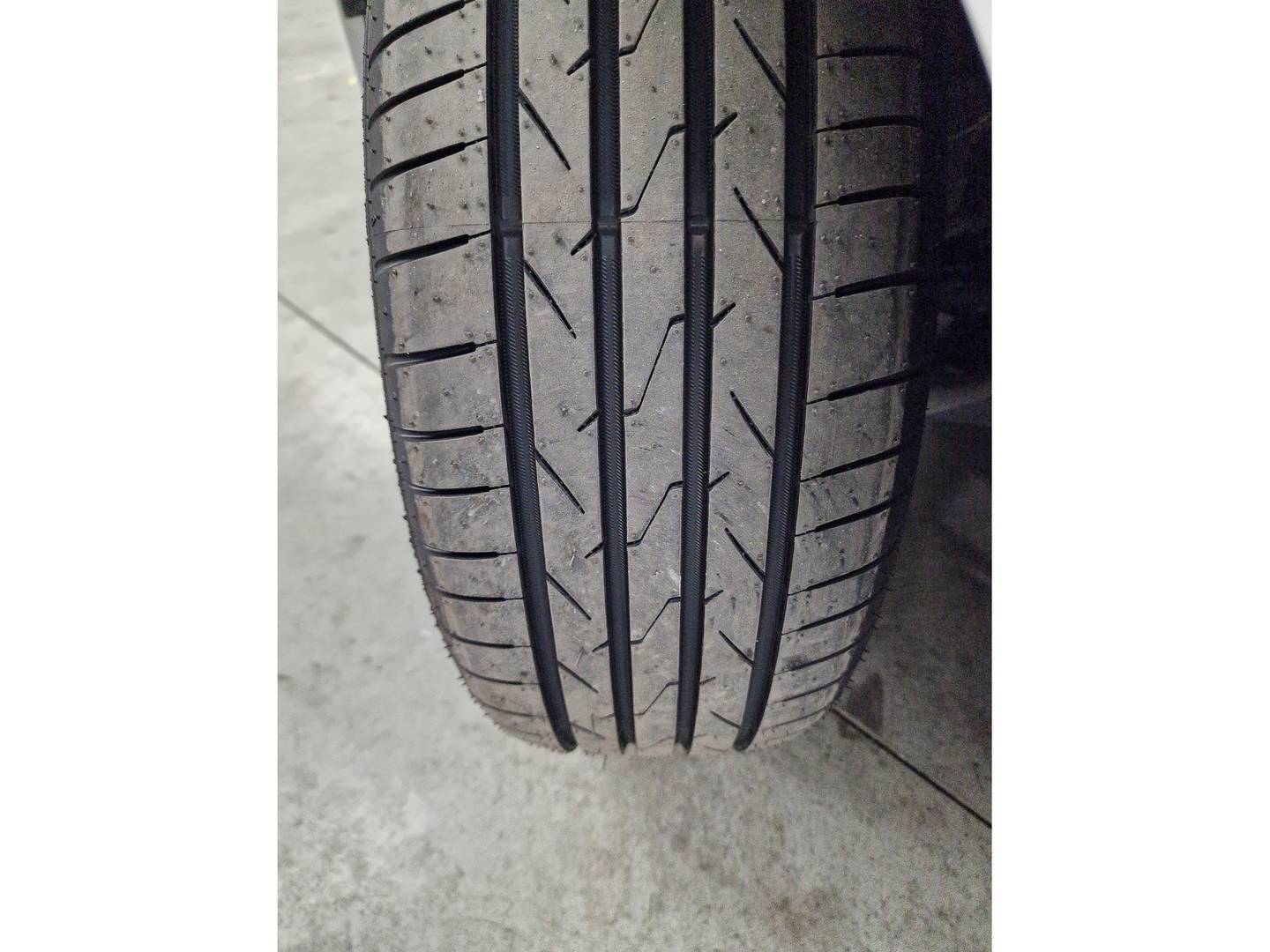 Foto Toyota Auris Toyota Auris 140H Hybrid Active (136 CV)