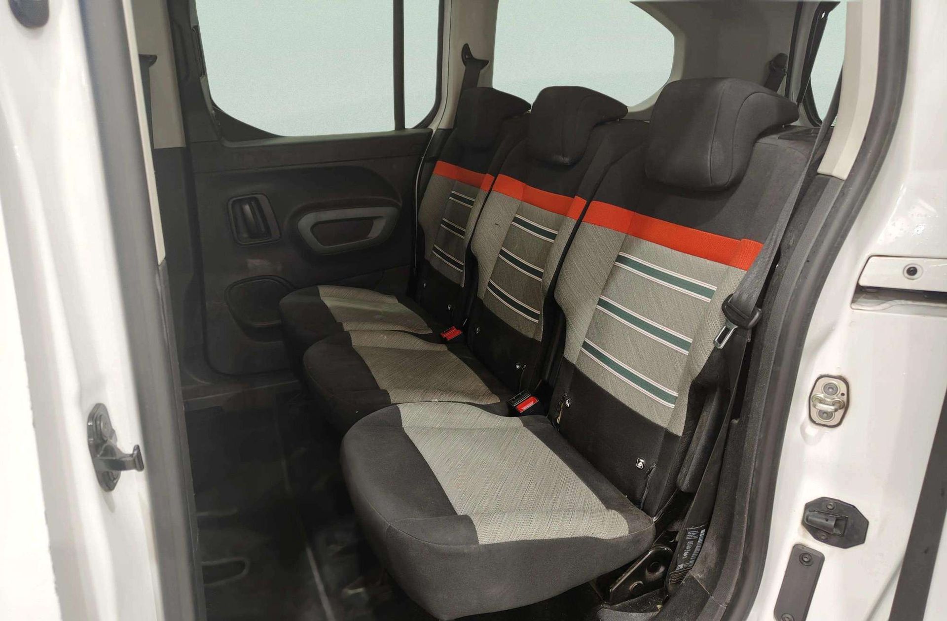 Citroën Berlingo BlueHDi 130 Talla XL Shine EAT8 7 plazas - foto 13
