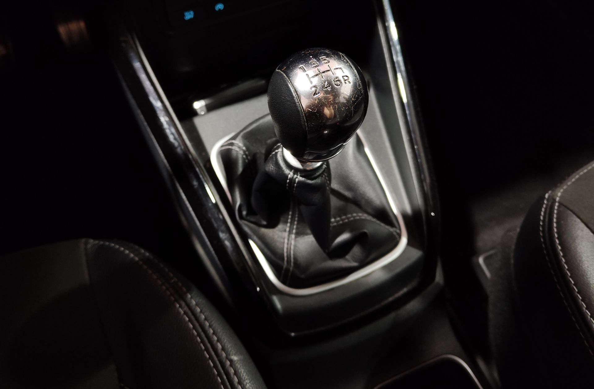 Ford EcoSport 1.0 EcoBoost ST Line Black Edition - foto 6