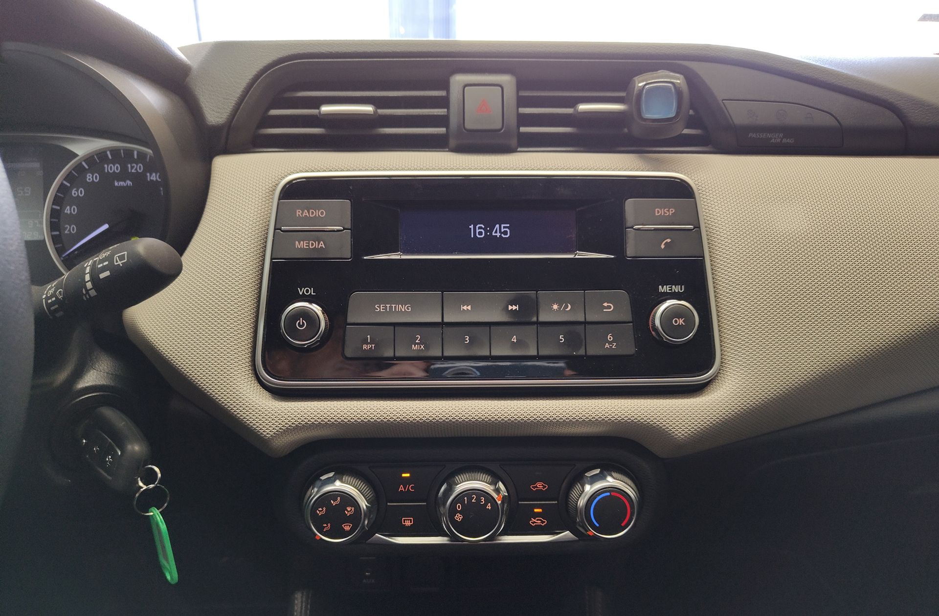 Nissan Micra 1.0 G Visia+ - foto 23