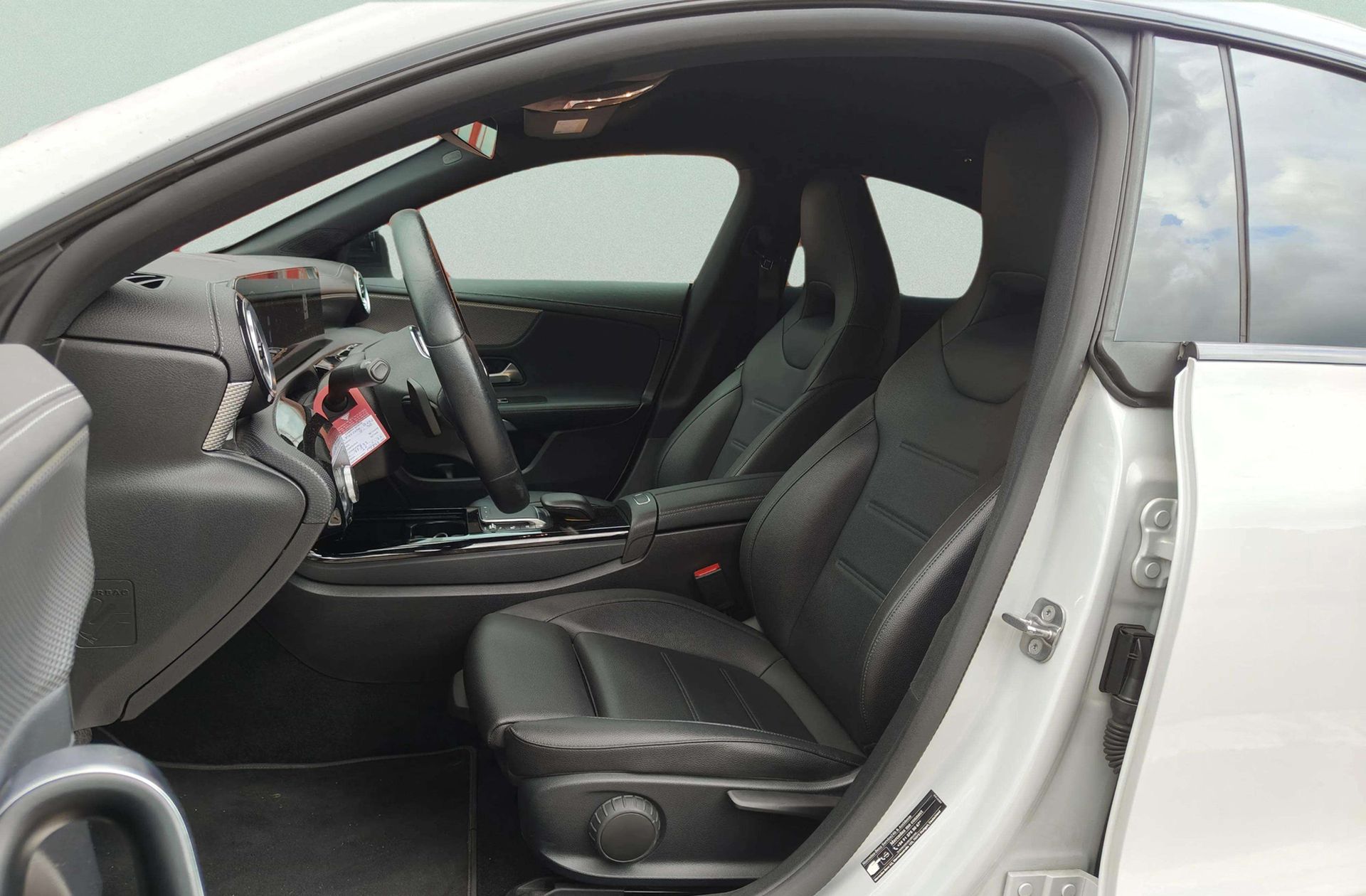 Mercedes-Benz CLA 180 - foto 12